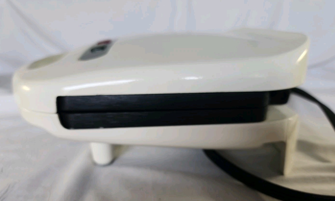 Proctor Silex Sandwich Toaster Nonstick Grids Press Meal Maker Model 25400