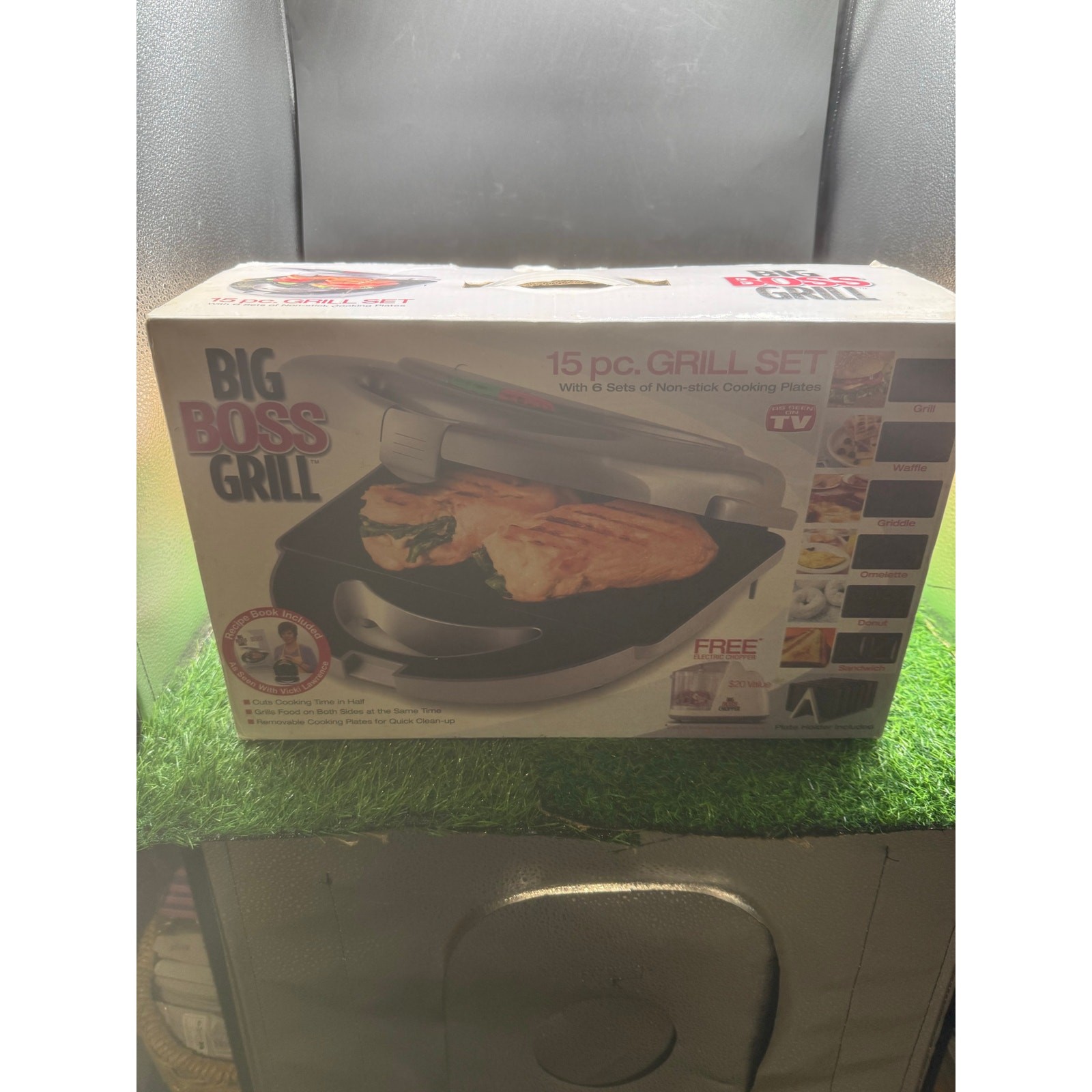 Big Boss Grill 15-Pc Set-New in Box w/ Unit, Rack and Plates-Complete
