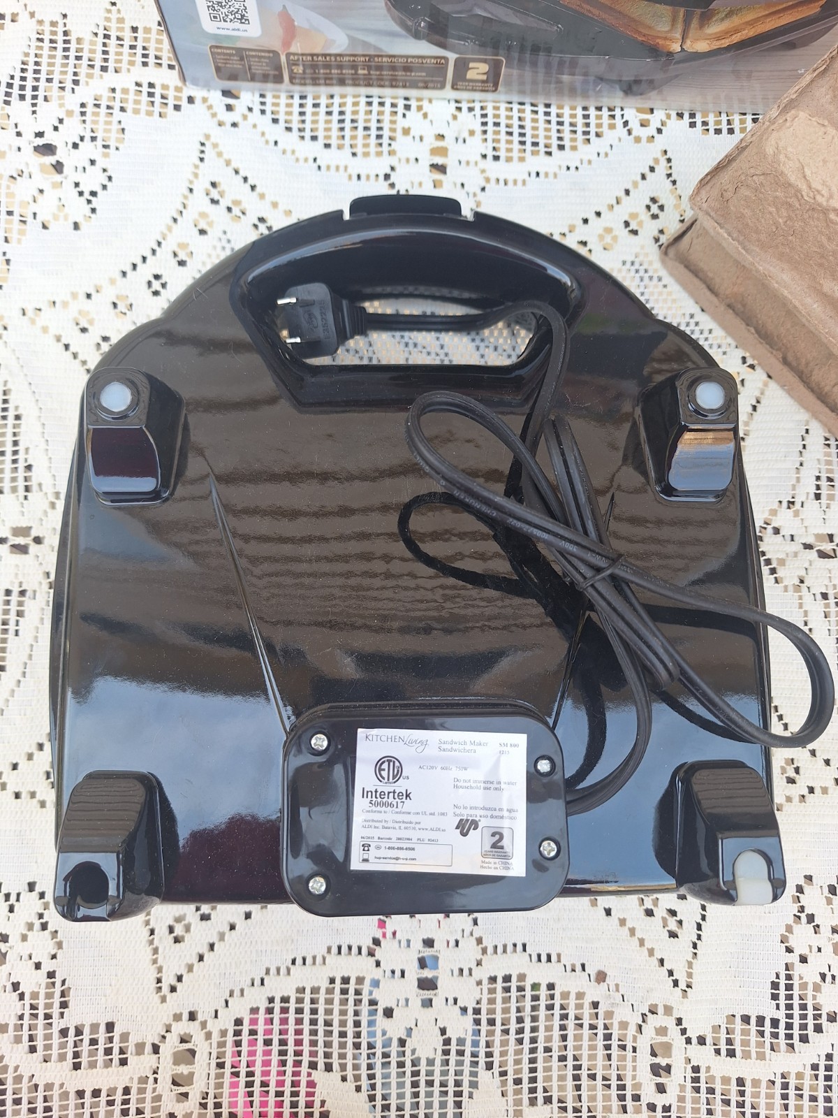 Kitchen Living Sandwich Maker – Non-Stick Plates, Original Box
