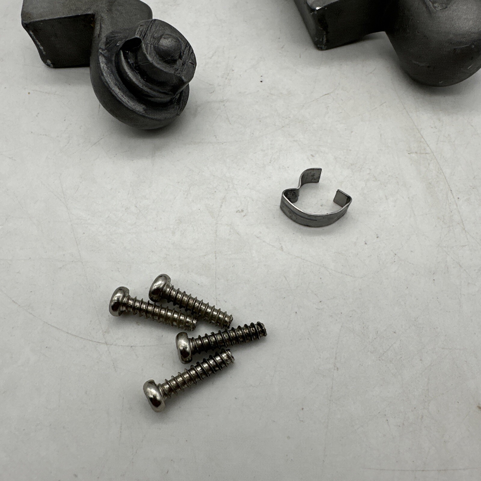 Cuisinart GR-4 Griddler Original Left Right Hinge With Screws Replacement Parts