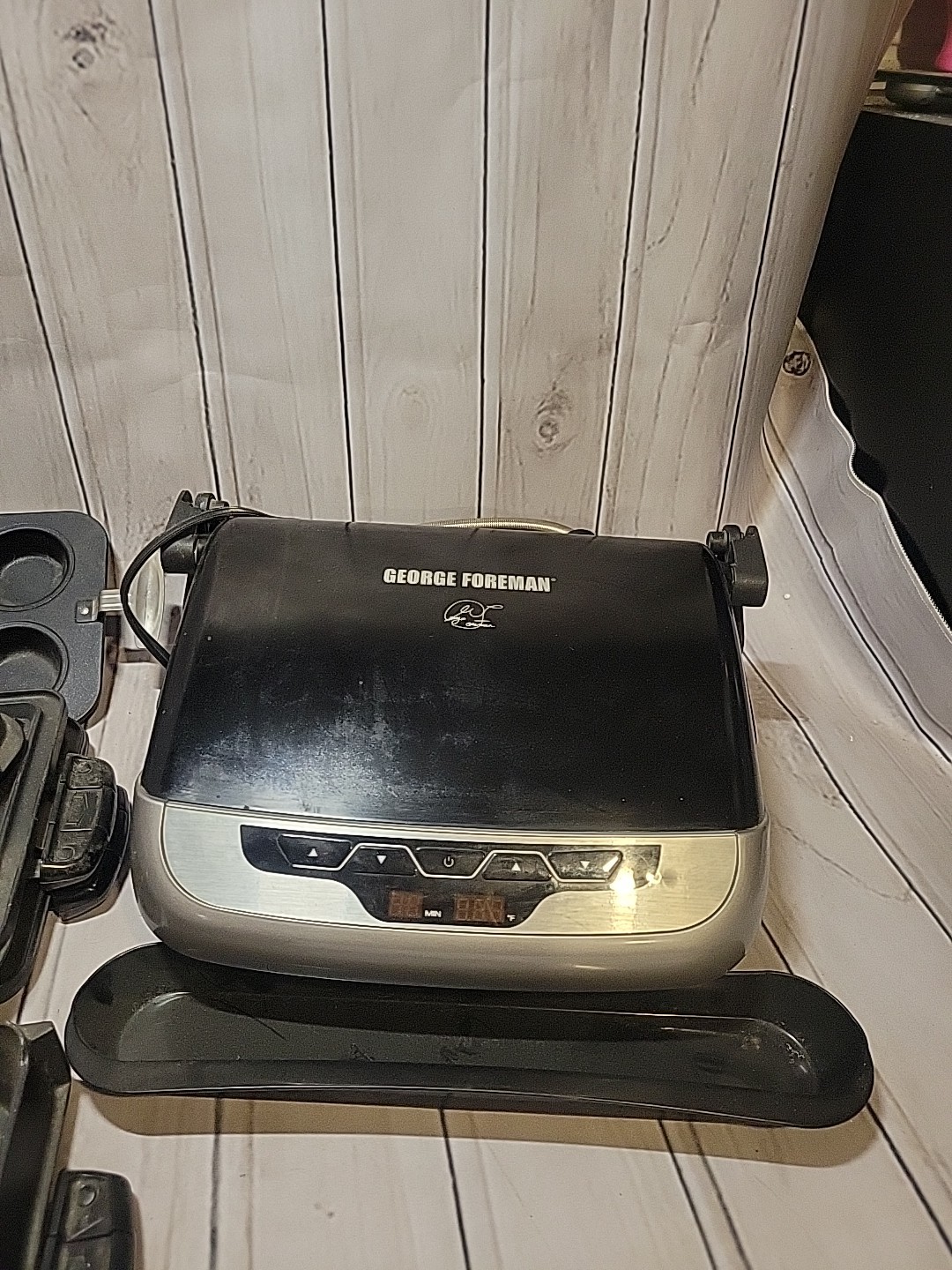 George Foreman Evolve Grill System w/ Waffle & 3 Plates / Drip Tray WORKS/ READ