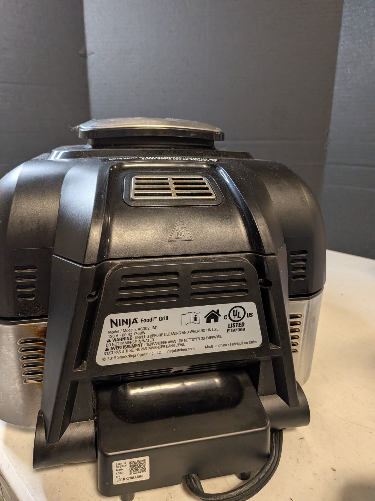 Ninja Foodi 5-in-1 Indoor Grill and Air Fryer – Black/Silver AG302