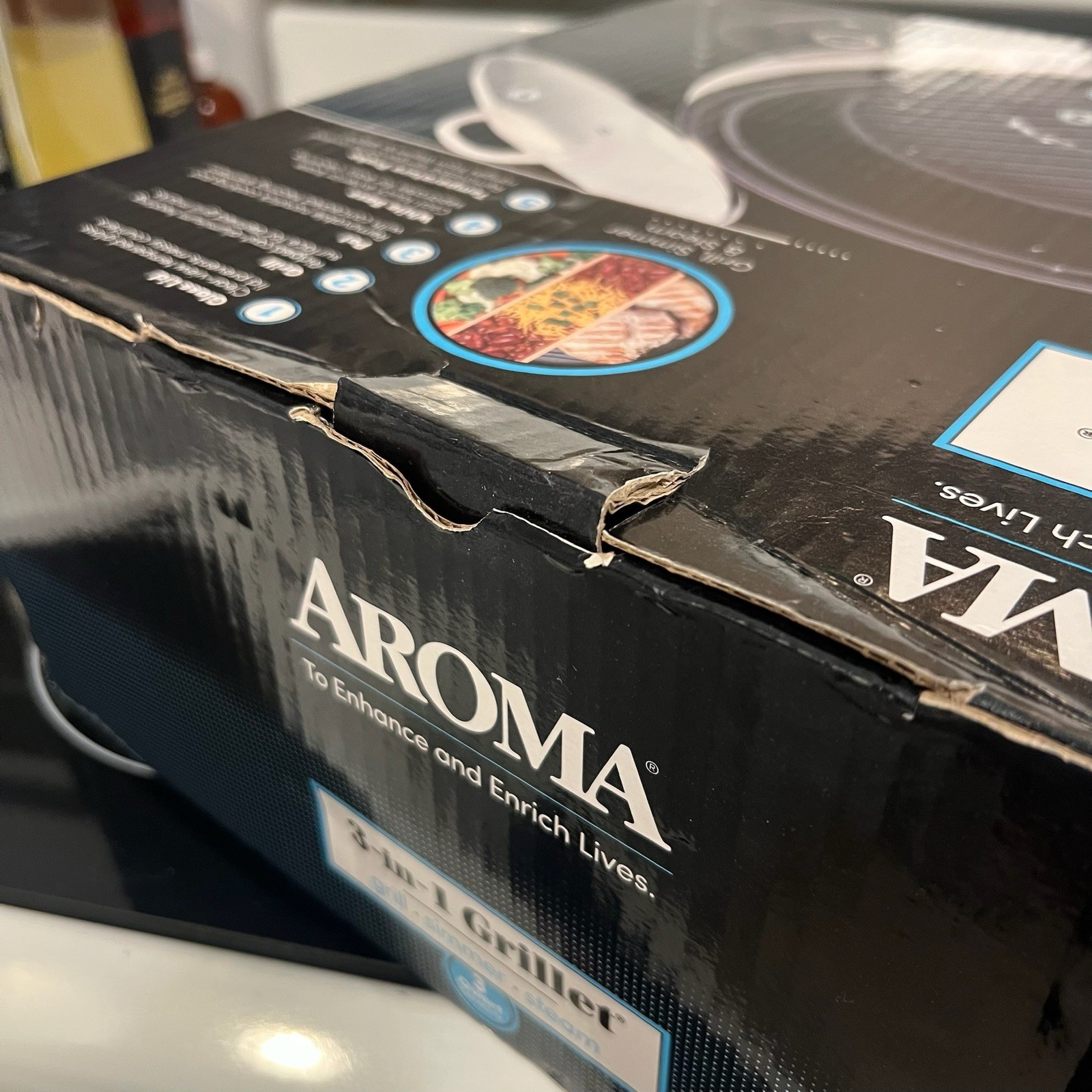 Aroma 3-Qt. 3-In-1 Grillet, White, New Open Box
