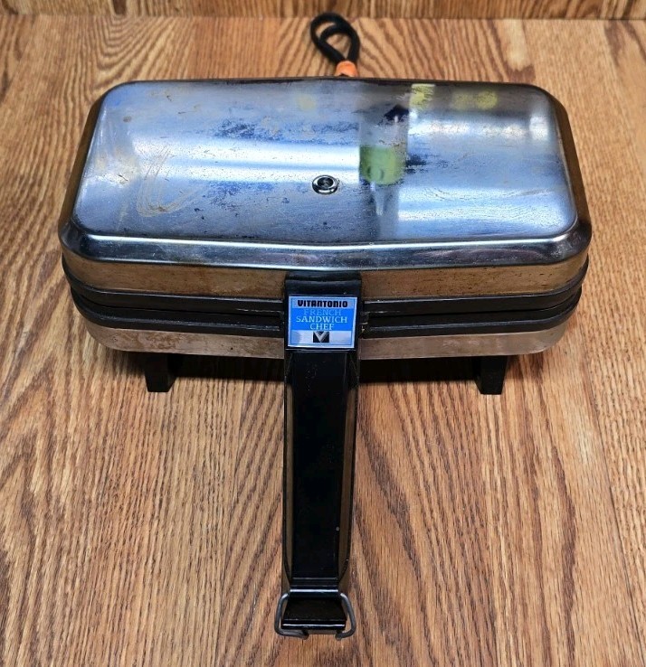 Vintage Vitantonio French Sandwich Chef 650 Stainless Steel Shell Shape USA