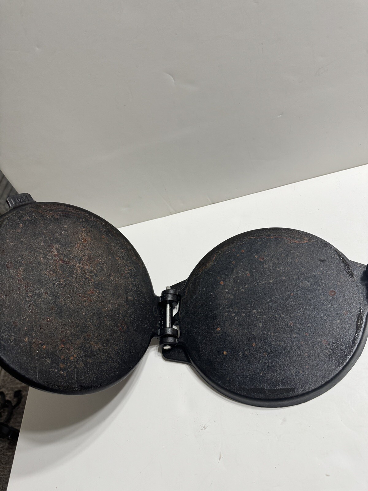 Victoria Cast Iron Tortilla Empanadas Arepas Pataconera Maker Pan Columbia