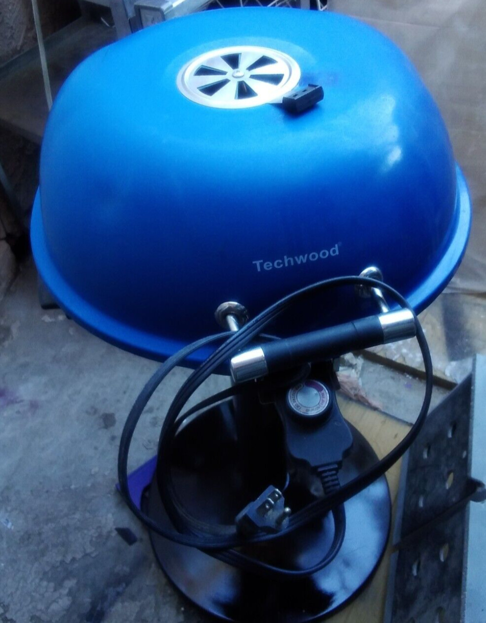 Chef Tested Electric Grill- Indoor/Outdoor Use, Removable Cast Aluminum Griddle,