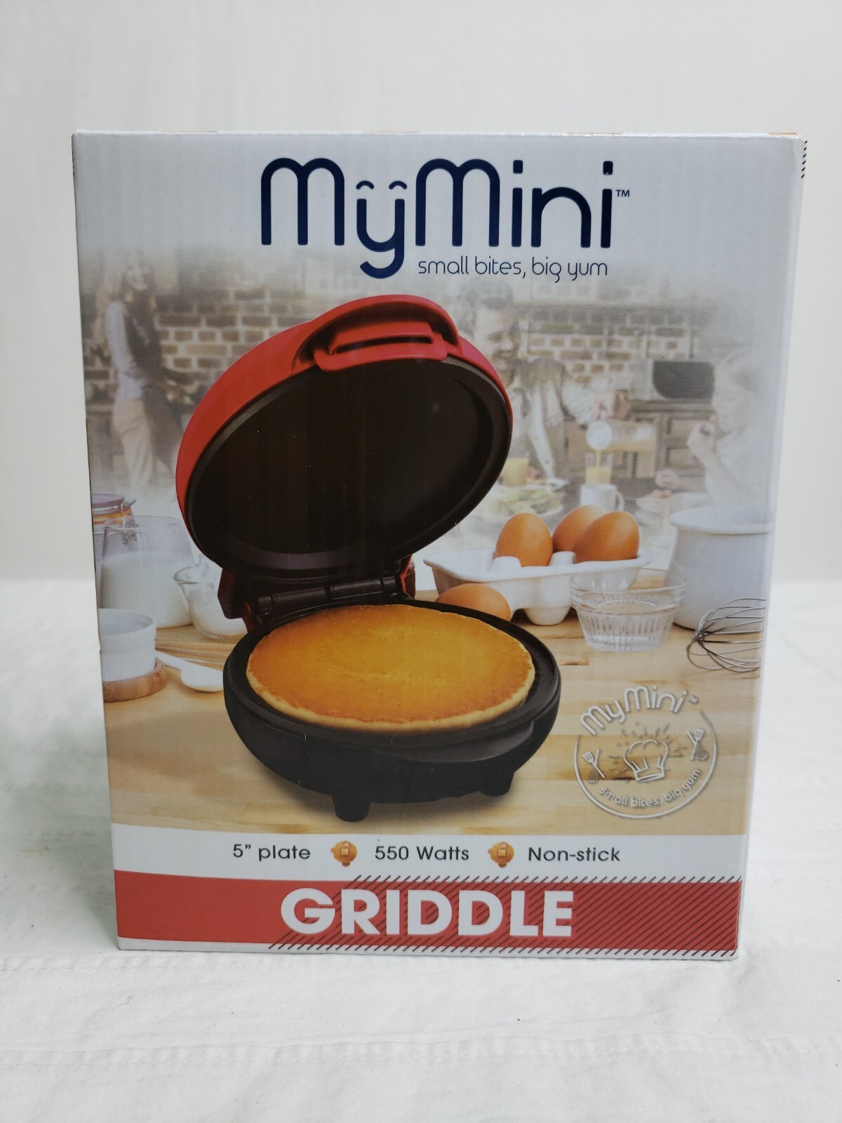 Nostalgia My Mini Griddle 5” Nonstick Cooking Surface Wipes Clean Compact Red