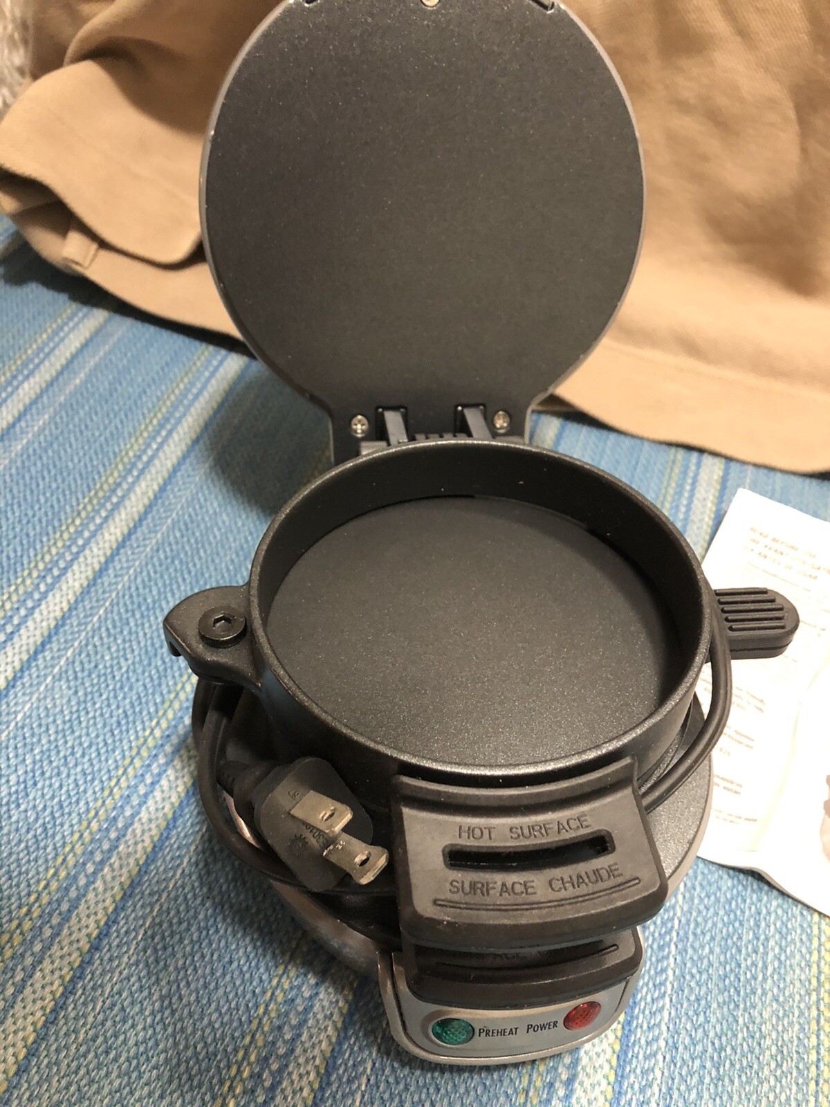Hamilton Beach Breakfast Sandwich Maker ST29 Grill Non Stick Countertop Toaster
