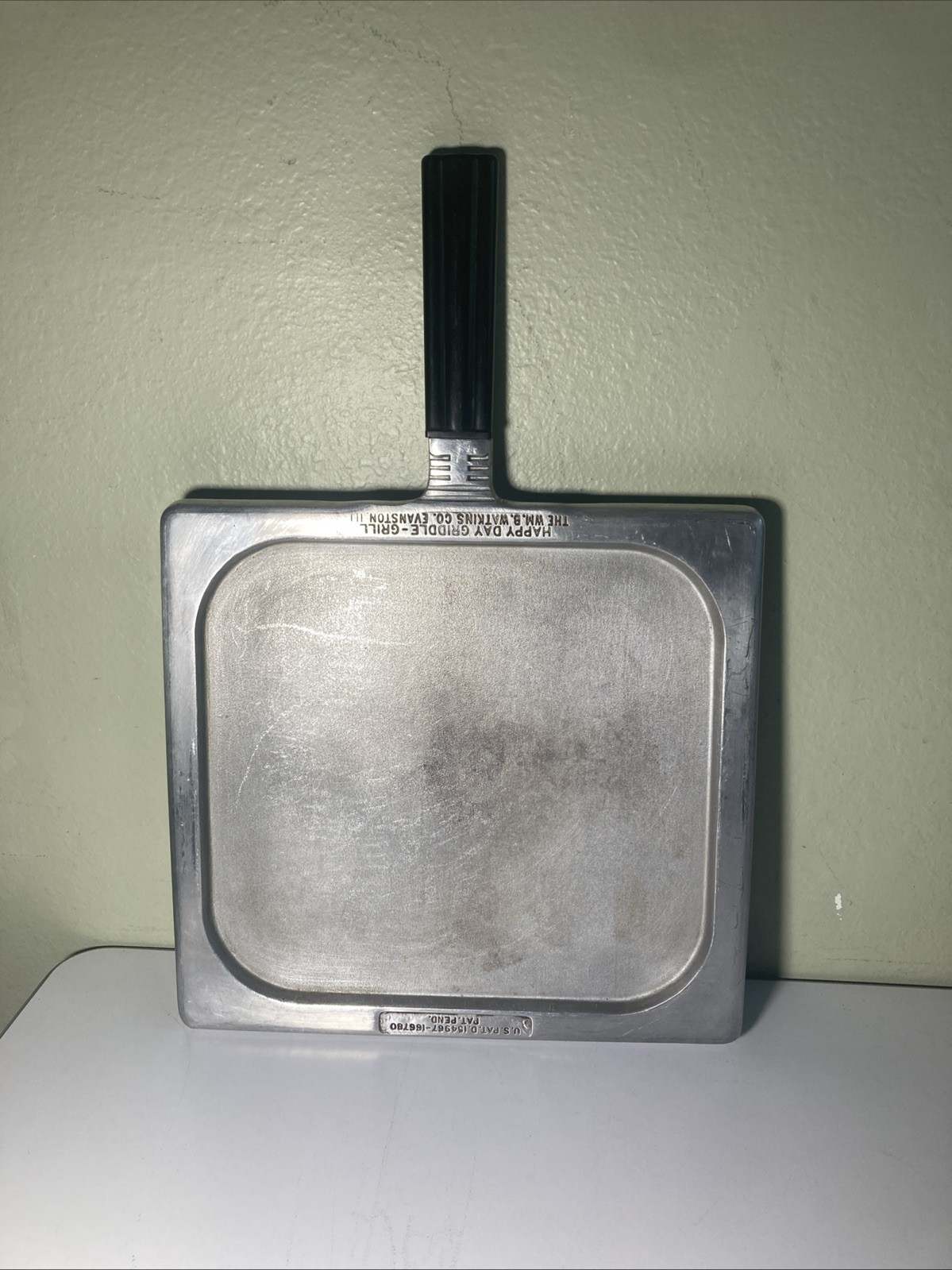 Happy Day Griddle Grill WM B Watkins CO. Evanston, IL Square Patent D-154967 Vtg