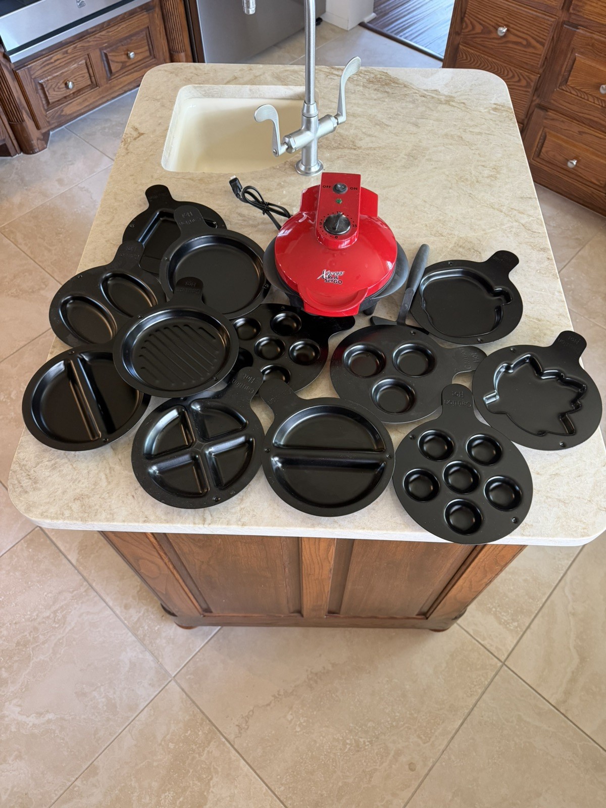 Xpress Redi Set Go Red Cooker (Model 05-53688) NEW NO BOX w 12 Additional Pans!
