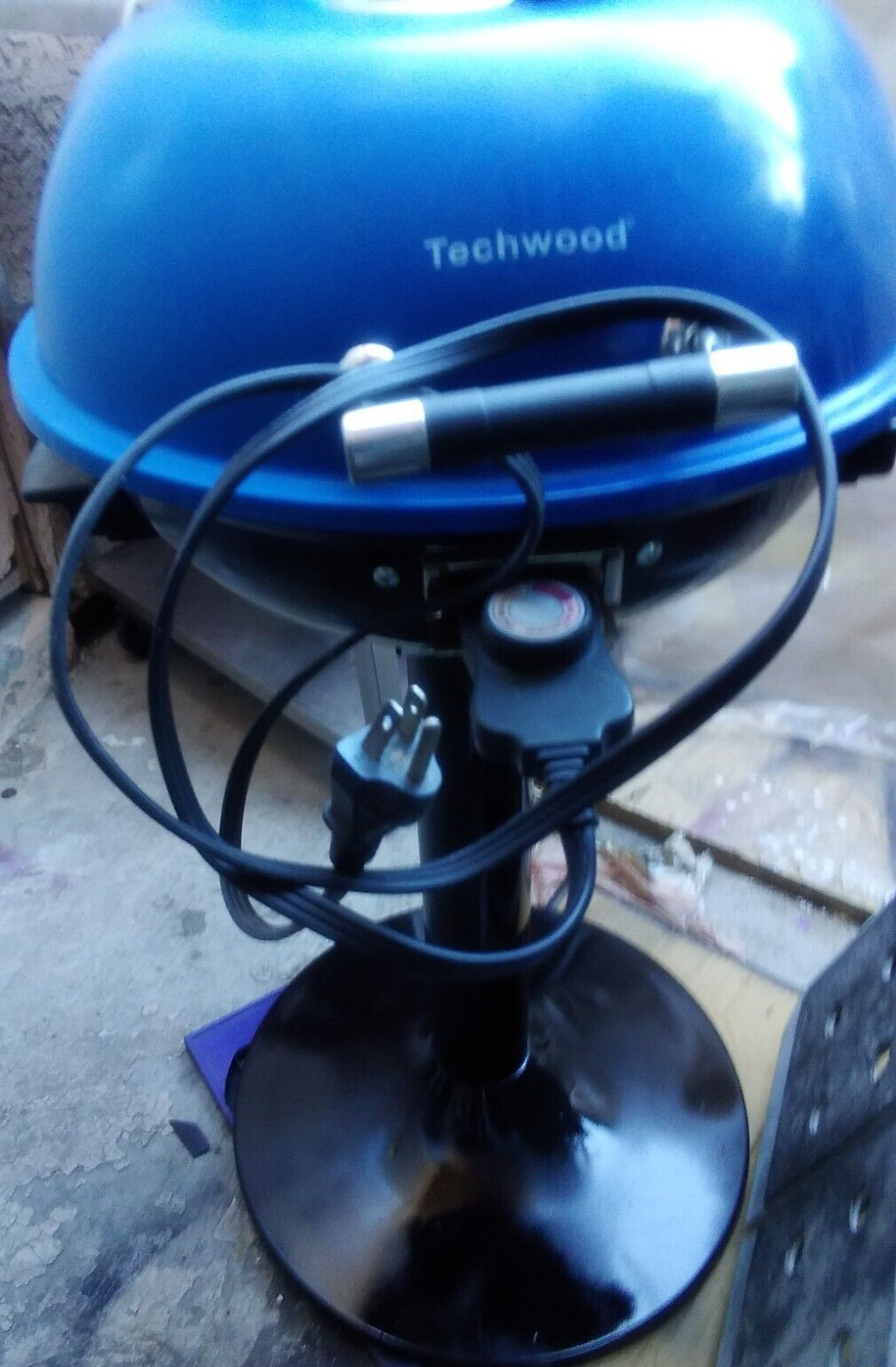 Chef Tested Electric Grill- Indoor/Outdoor Use, Removable Cast Aluminum Griddle,