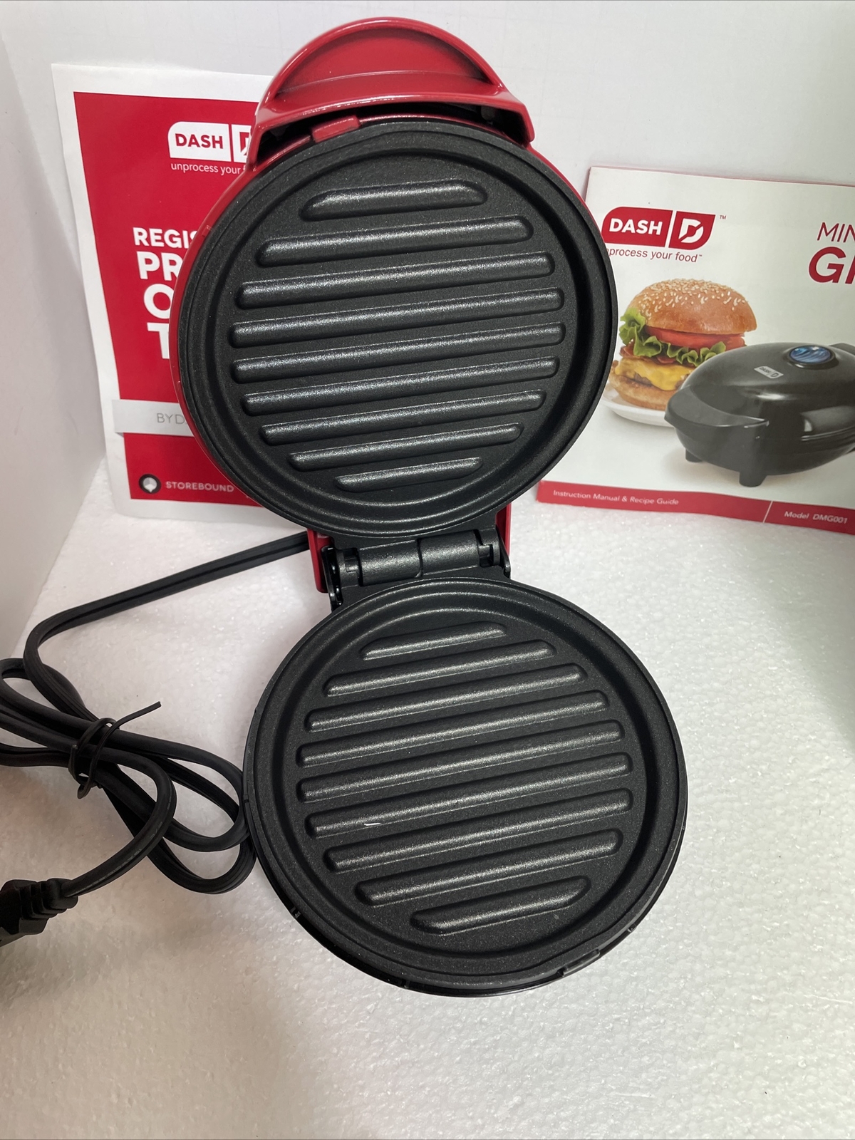 Dash mini maker grill, Red New in Box 4″ Surface 350 Watts Easy Clean NEW!