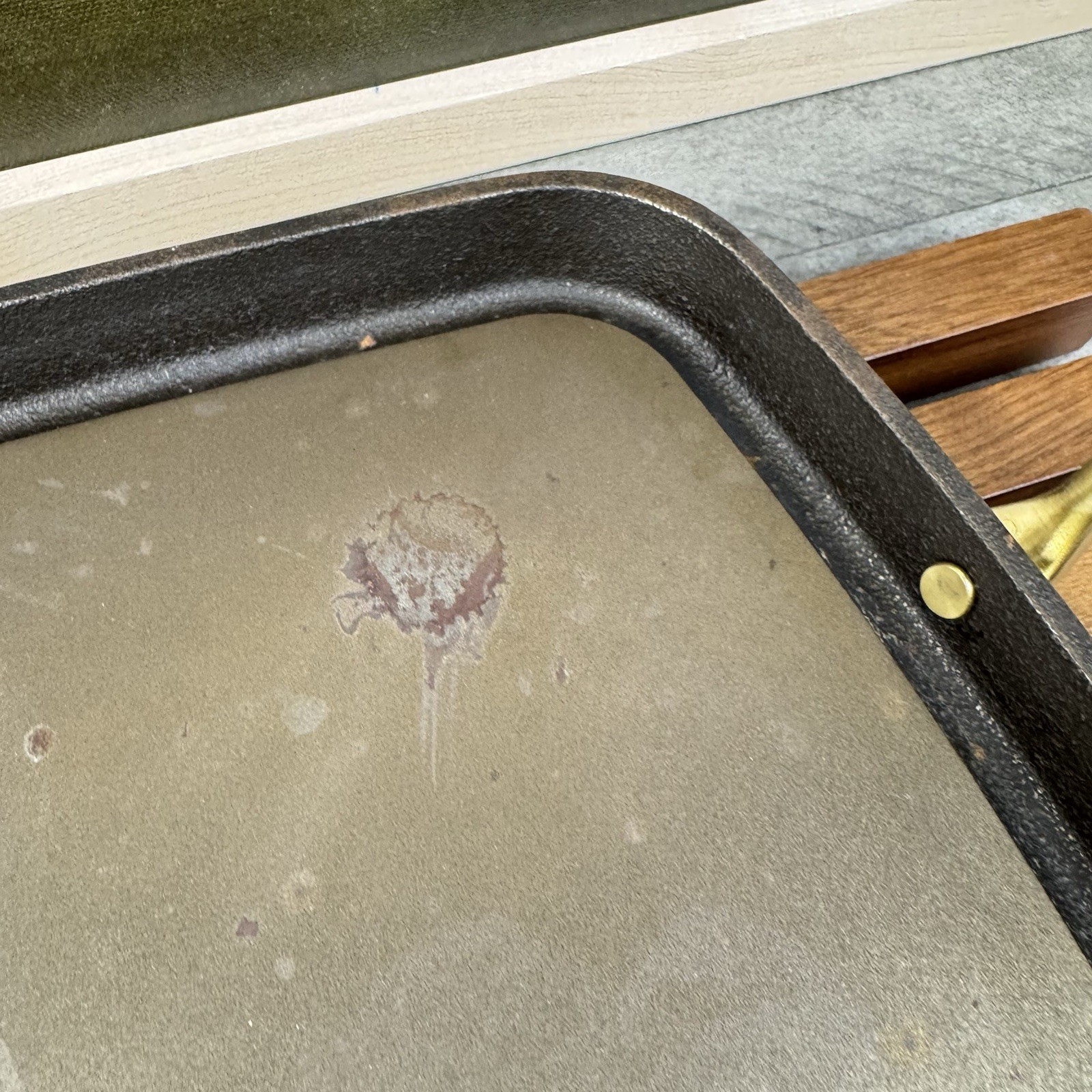 Williams Sonoma Smithey Seasoned Cast Iron Double Burner Griddle Broken Handle