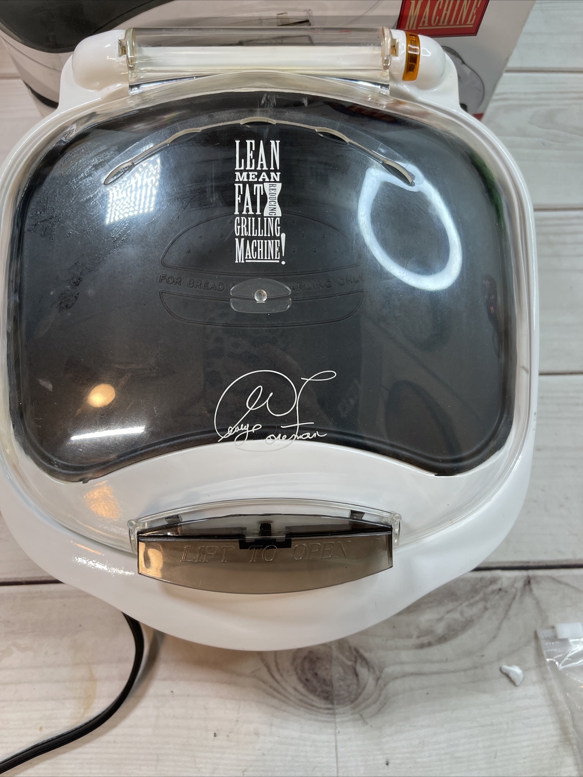 GEORGE FOREMAN LEAN MEAN FAT REDUCING GRILLING MACHINE, SALTON INC.