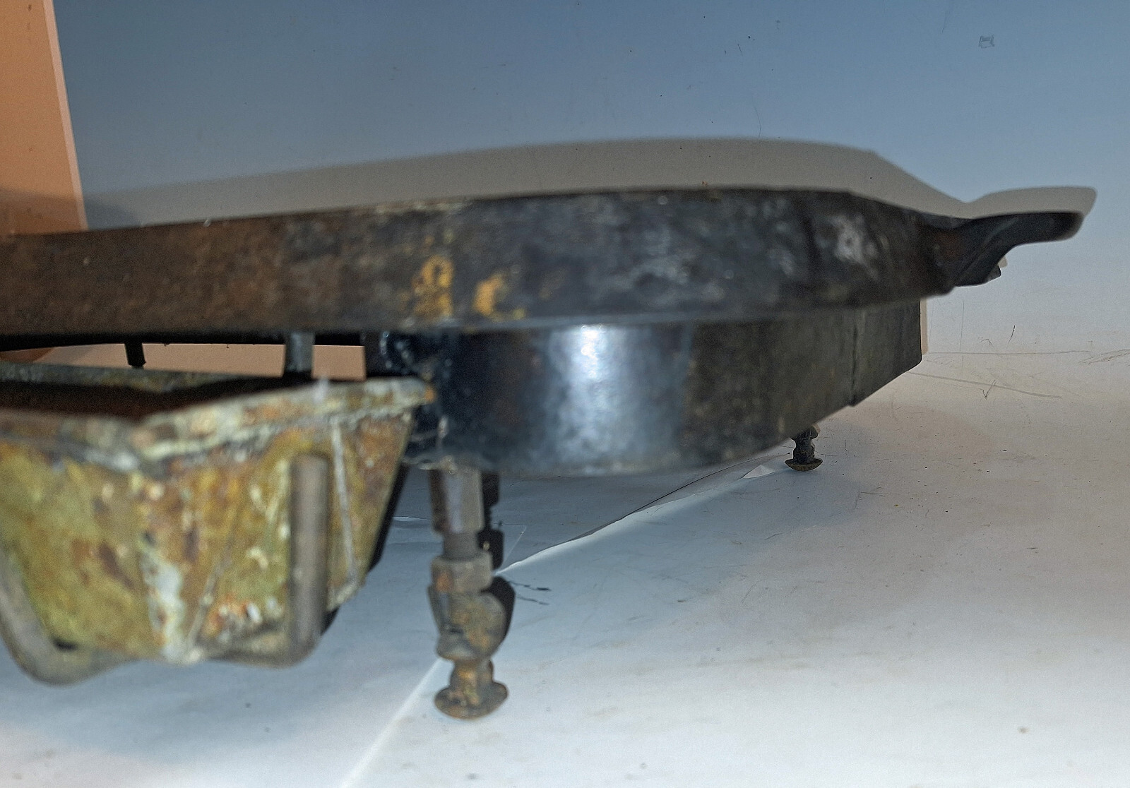 RARE Large GRISWOLD 911 Iron Griddle W/ Stand & Grease Pan From Logging Camp