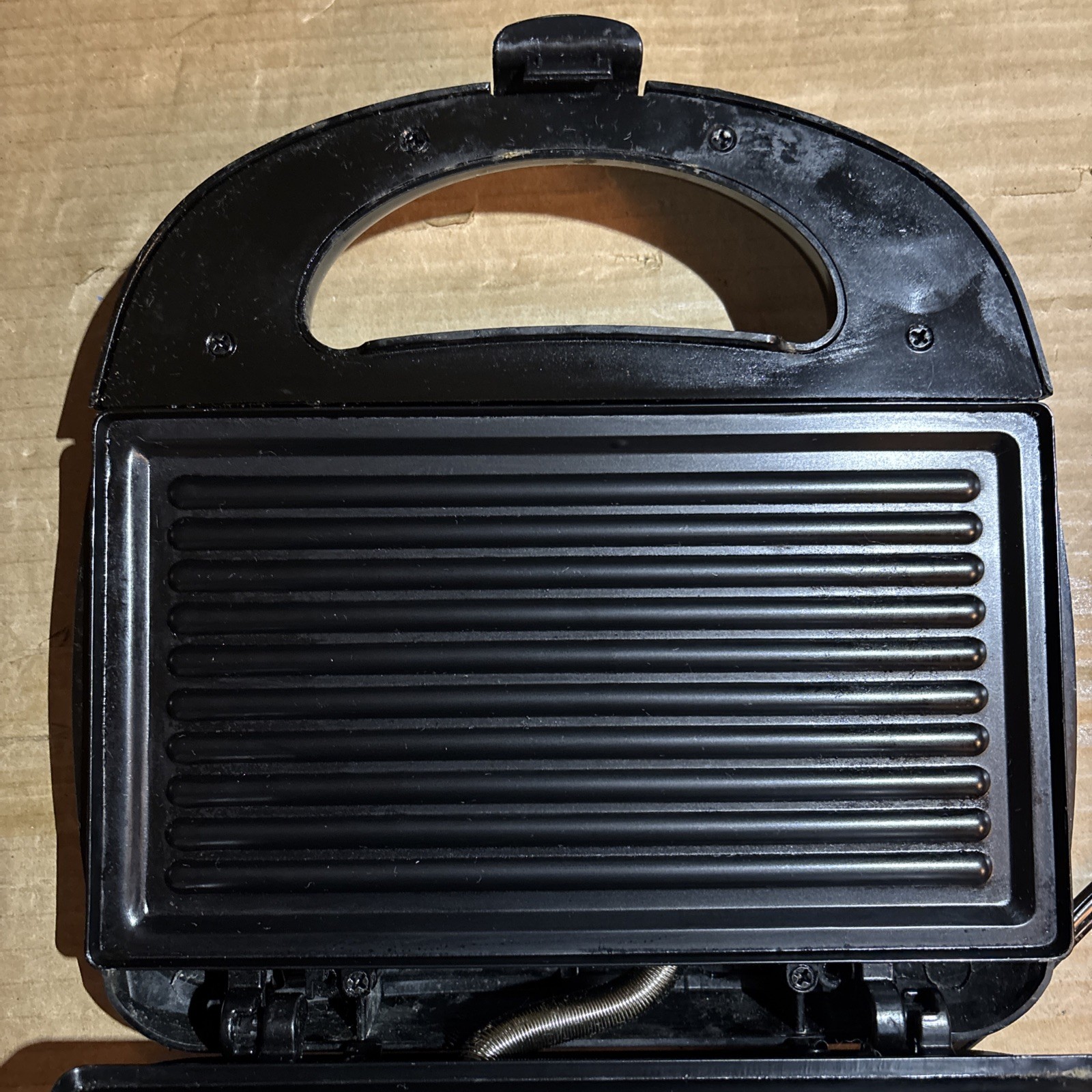 Brentwood Appliances TS-246 Non-Stick Panini Press and Sandwich Maker works