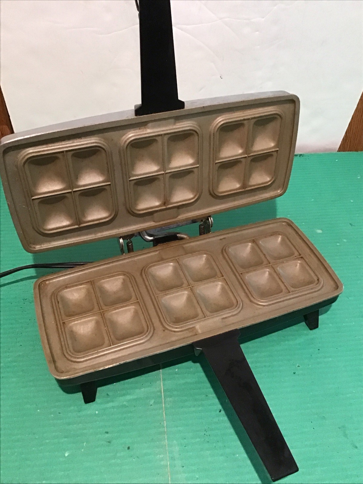 Vintage Sunbeam Party Grill Chrome Sandwich Maker Press Model 870 Electric