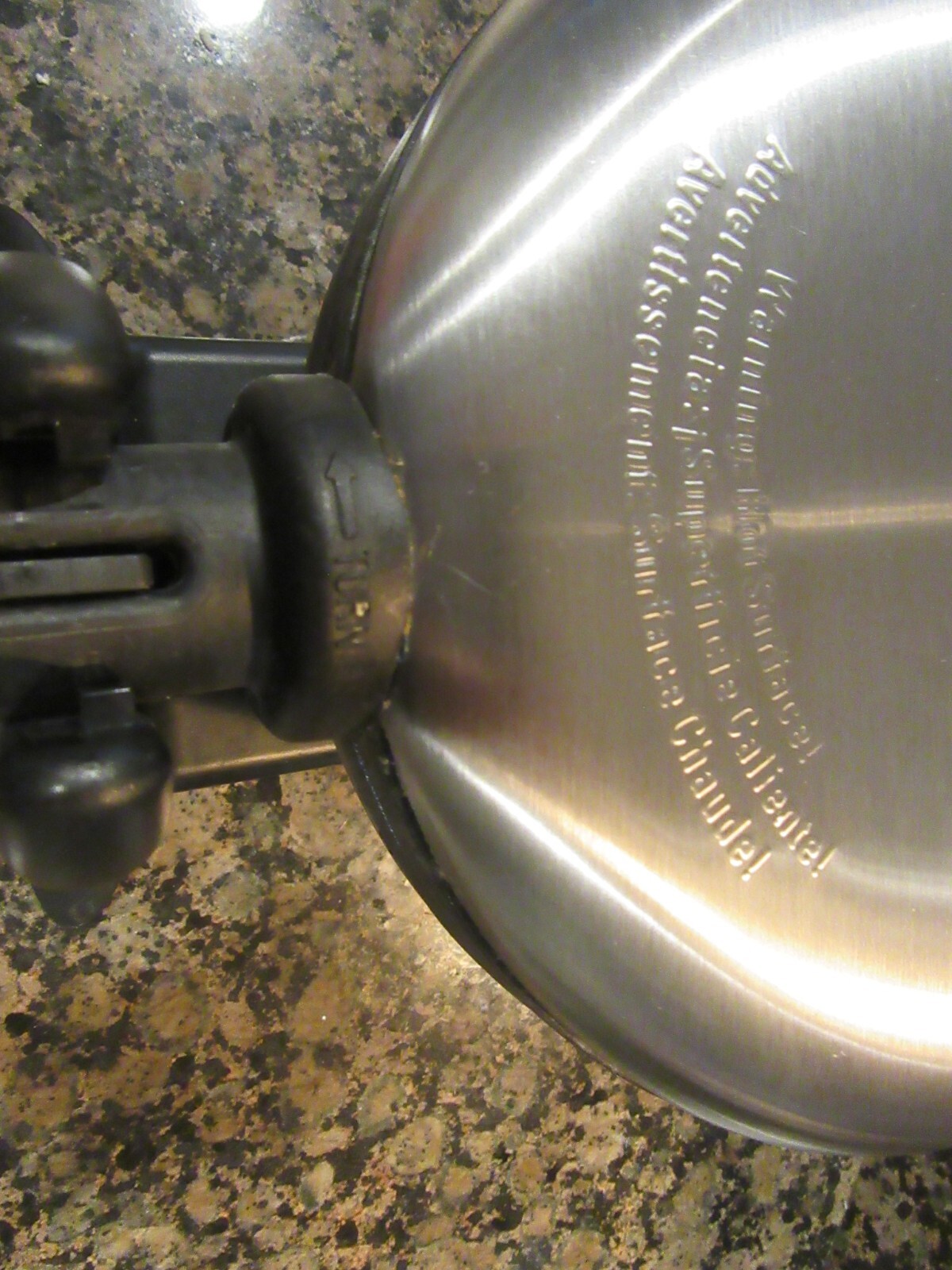 Farberware Belgian Flip Waffle Maker in Great Working Shape See Video