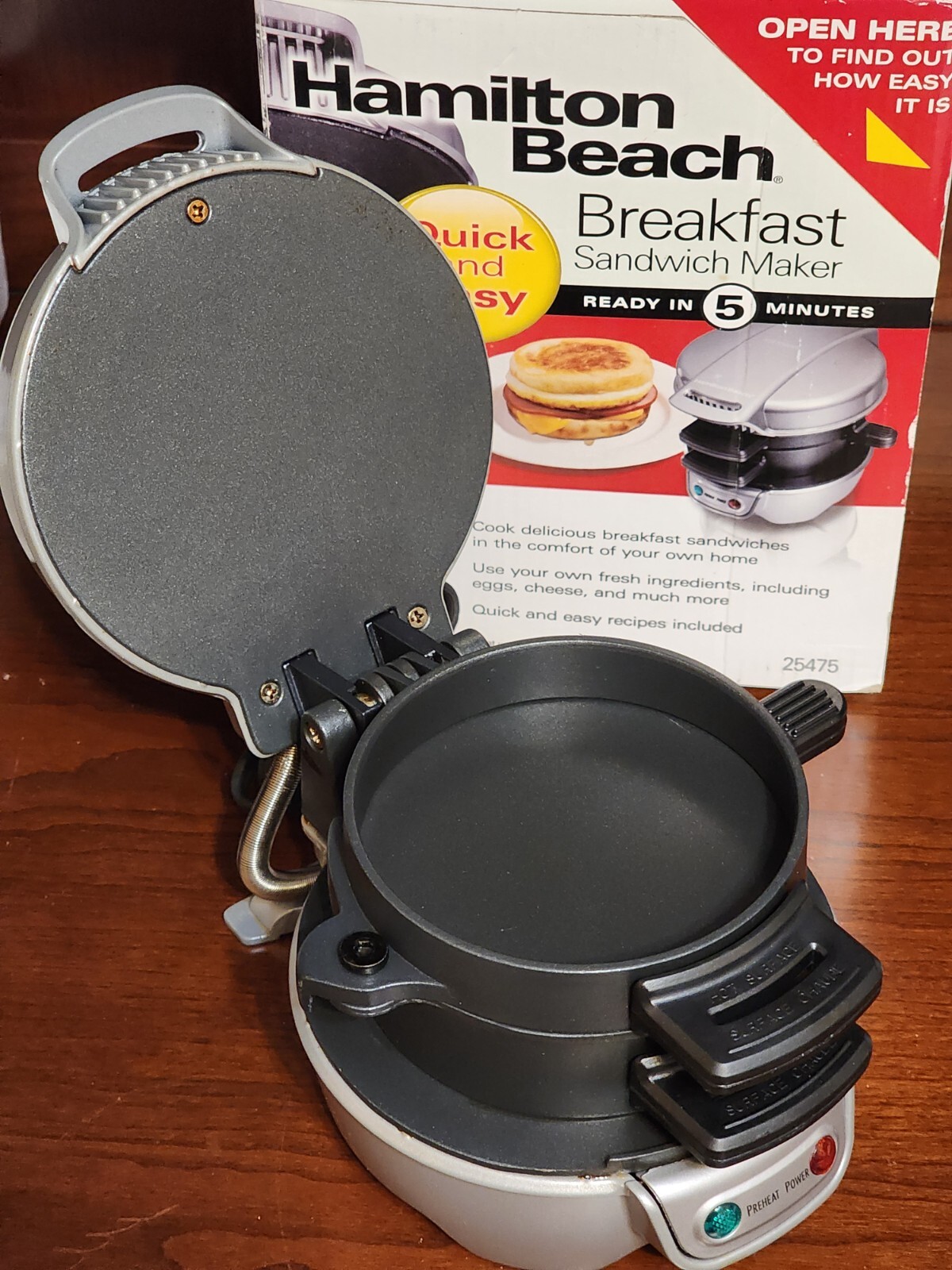 Hamilton Beach Breakfast Sandwich Maker 25475 Silver – EUC – THE ORIGINAL!!!
