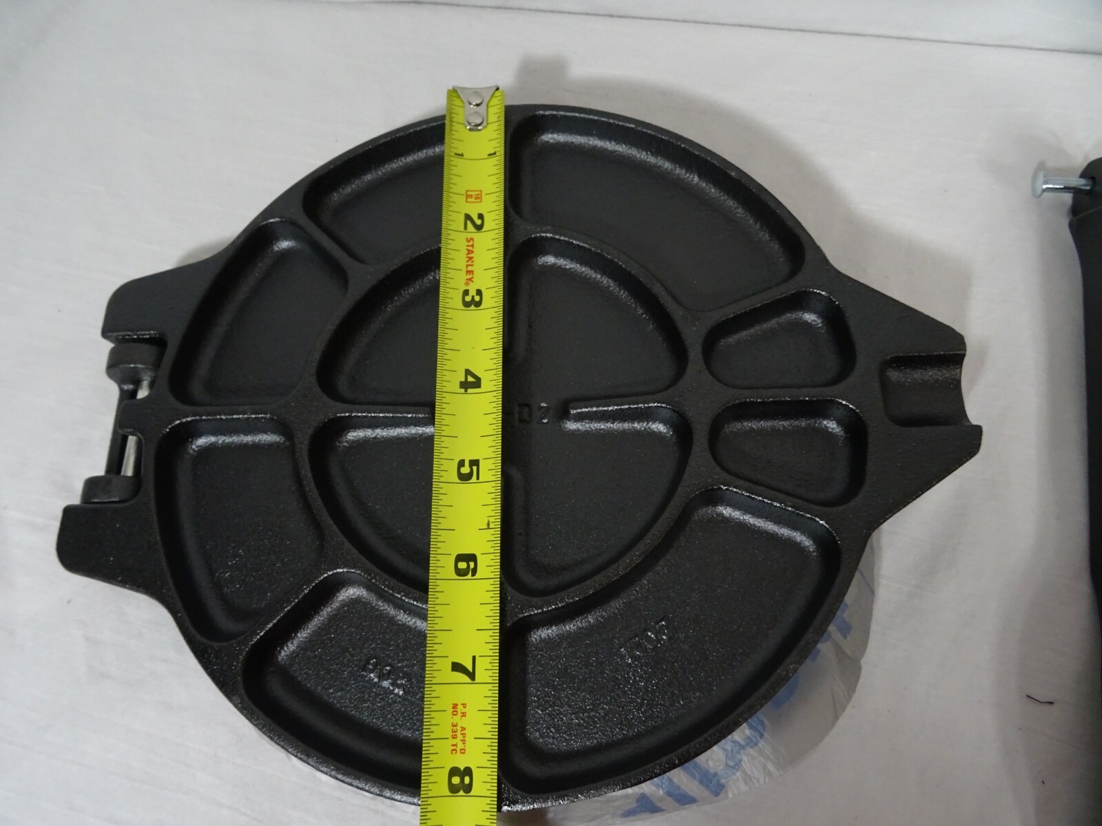Victoria Cast Iron Tortilla Empanadas Arepas Pataconera Maker Pan Columbia NEW