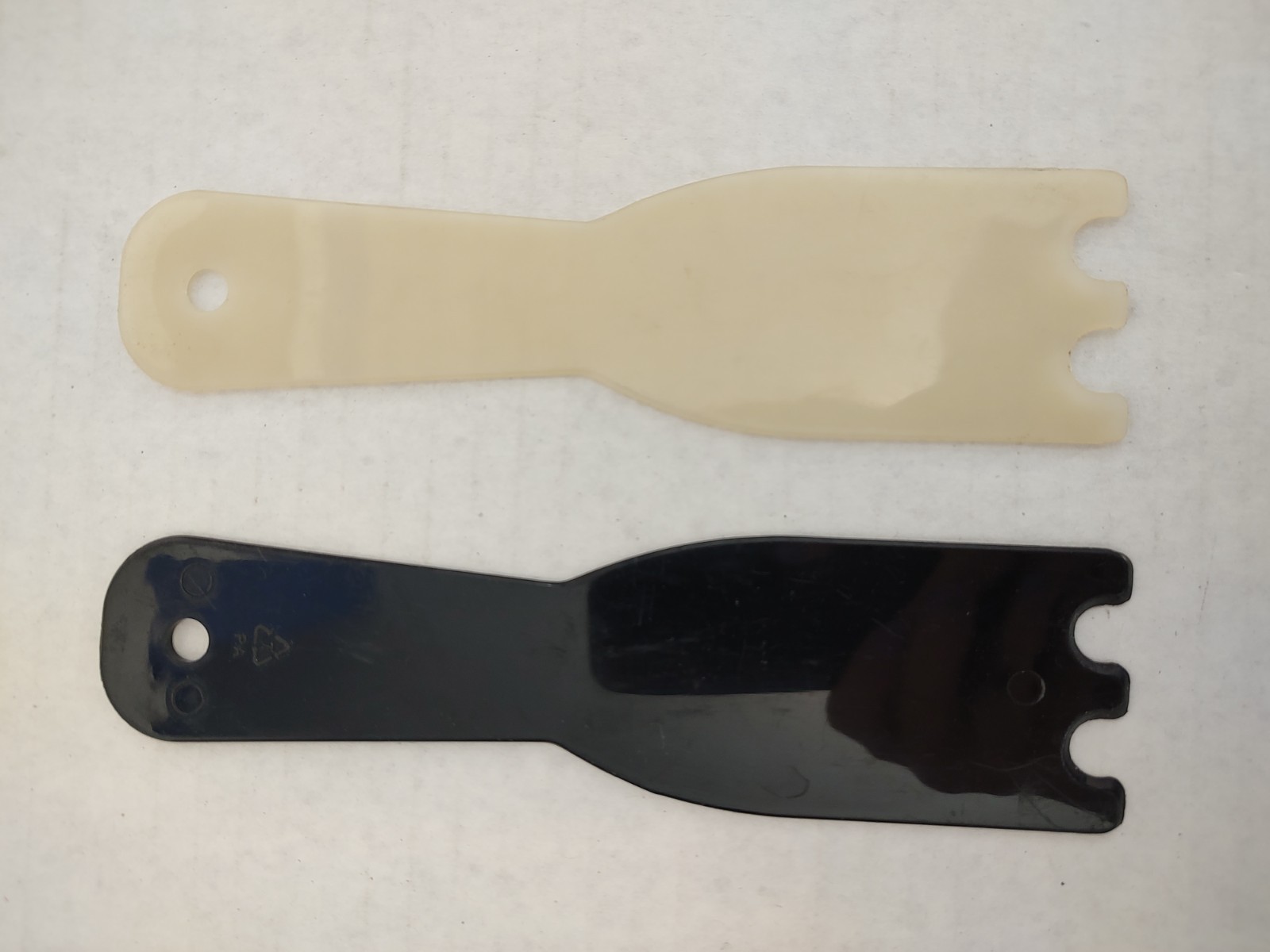 2 George Foreman Plastic Grill Cleaning Scraper Fork Spatula-1 Black-1 Off White