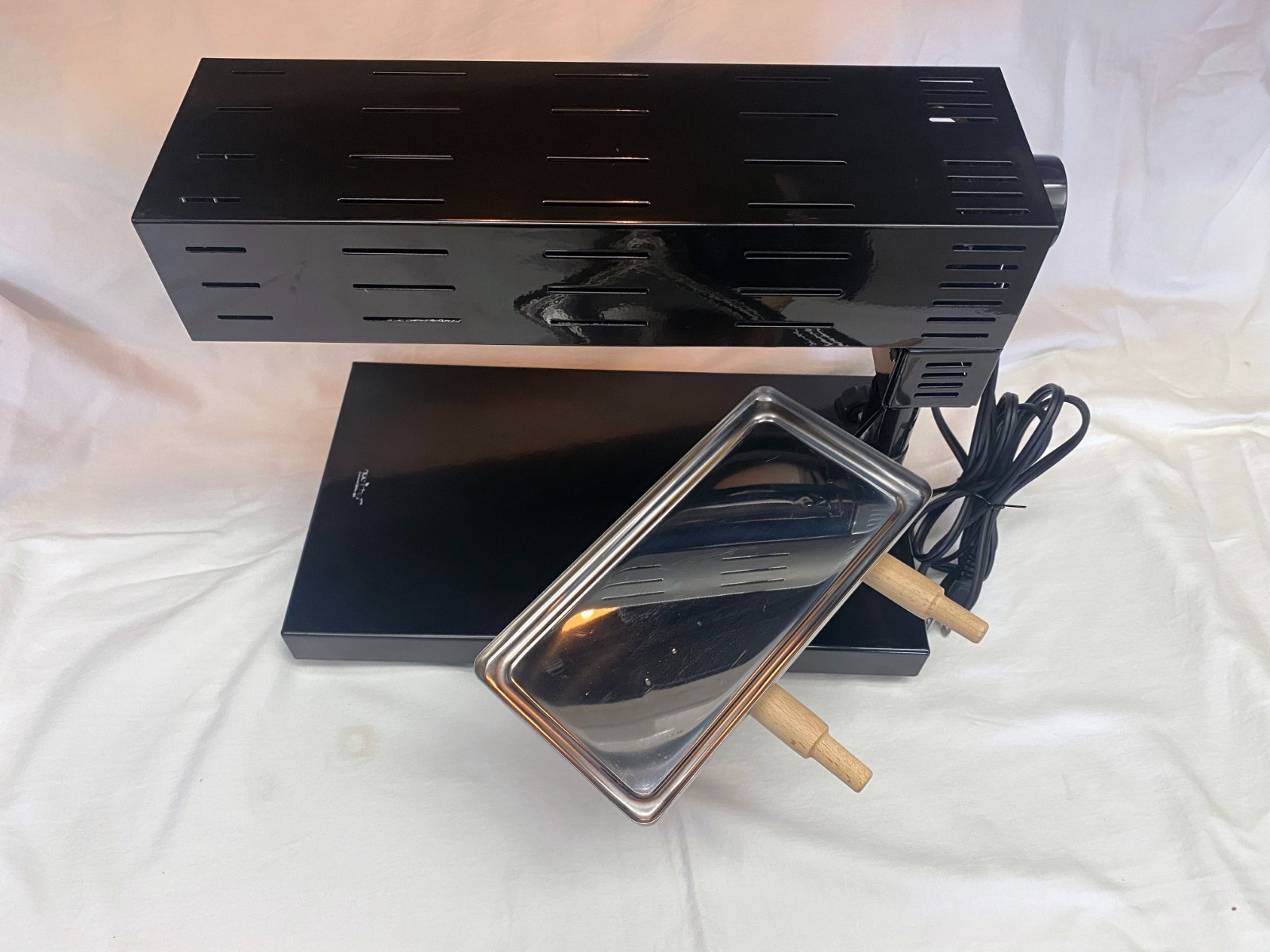 NutriChef PKCHMT17 Raclette Cheese Melter Server Tested Working.