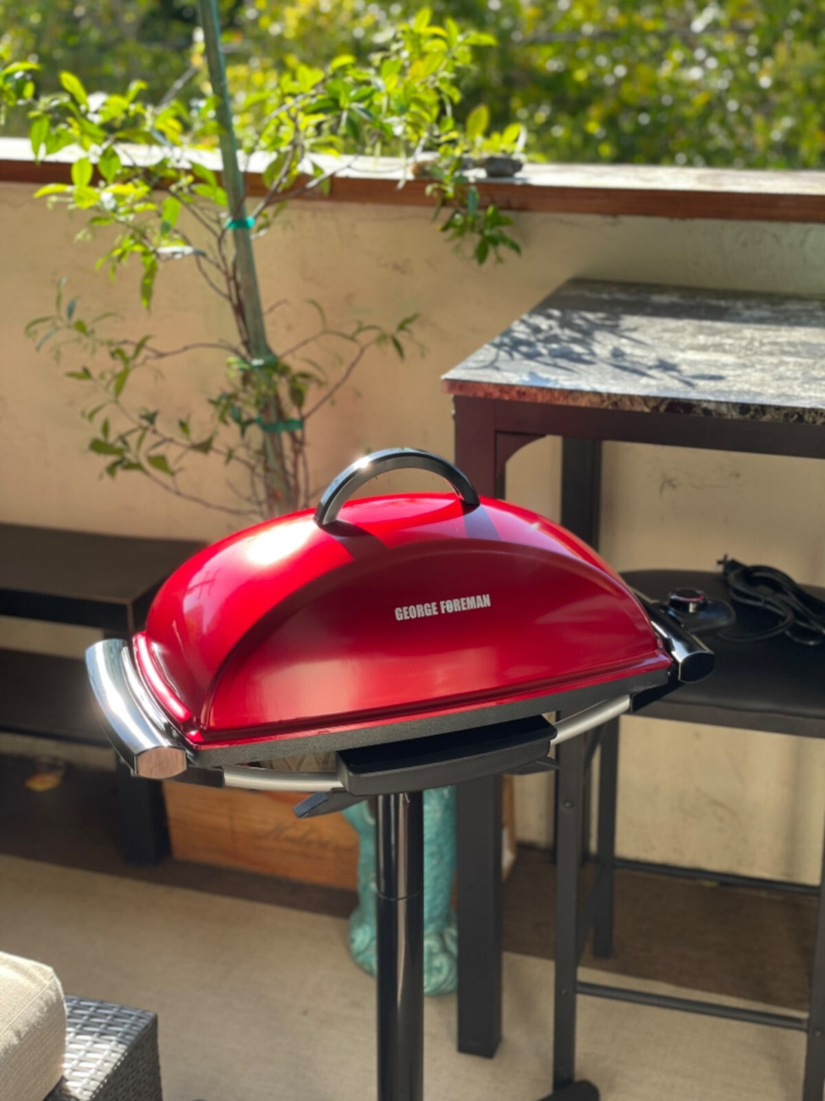 George Foreman 12-Serving Indoor/Outdoor Rectangular Electric Grill, Red, GFO…