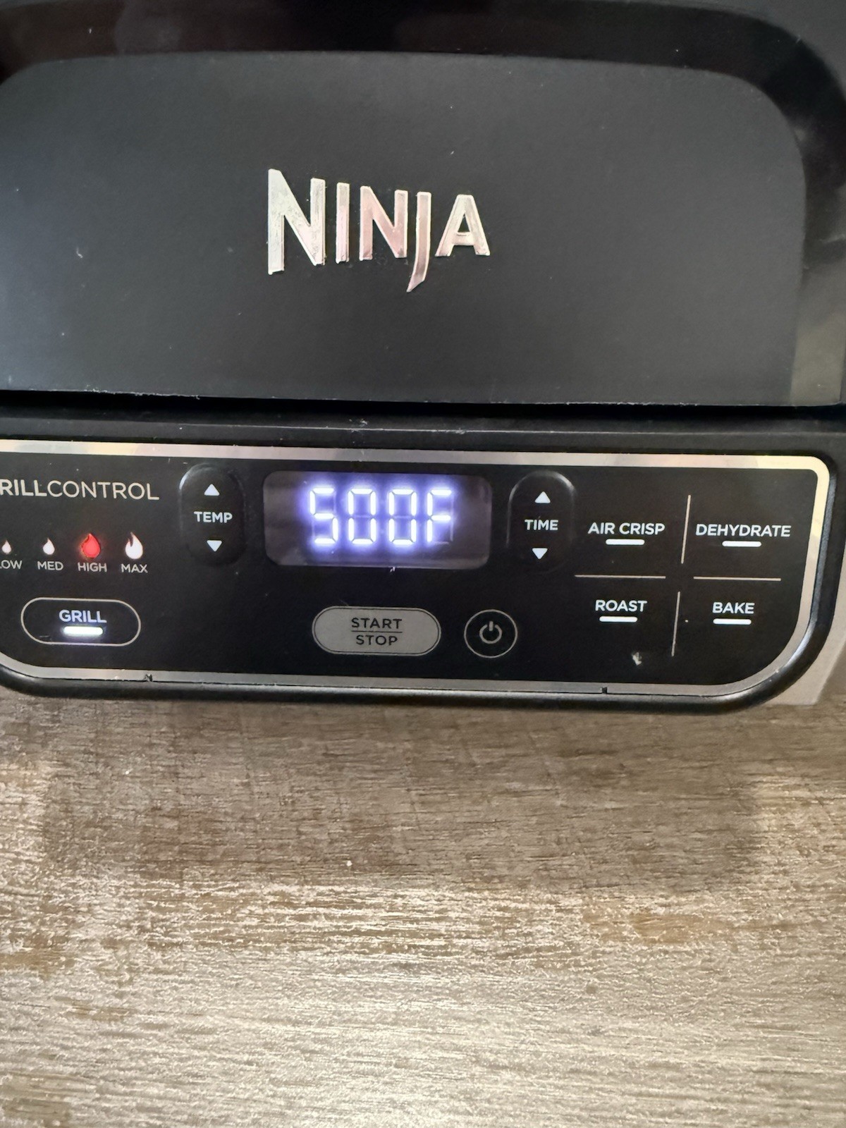 Ninja AG301 Foodi 5-in-1 Indoor Grill, Air Fry, Roast, Bake And Dehydrate In EUC