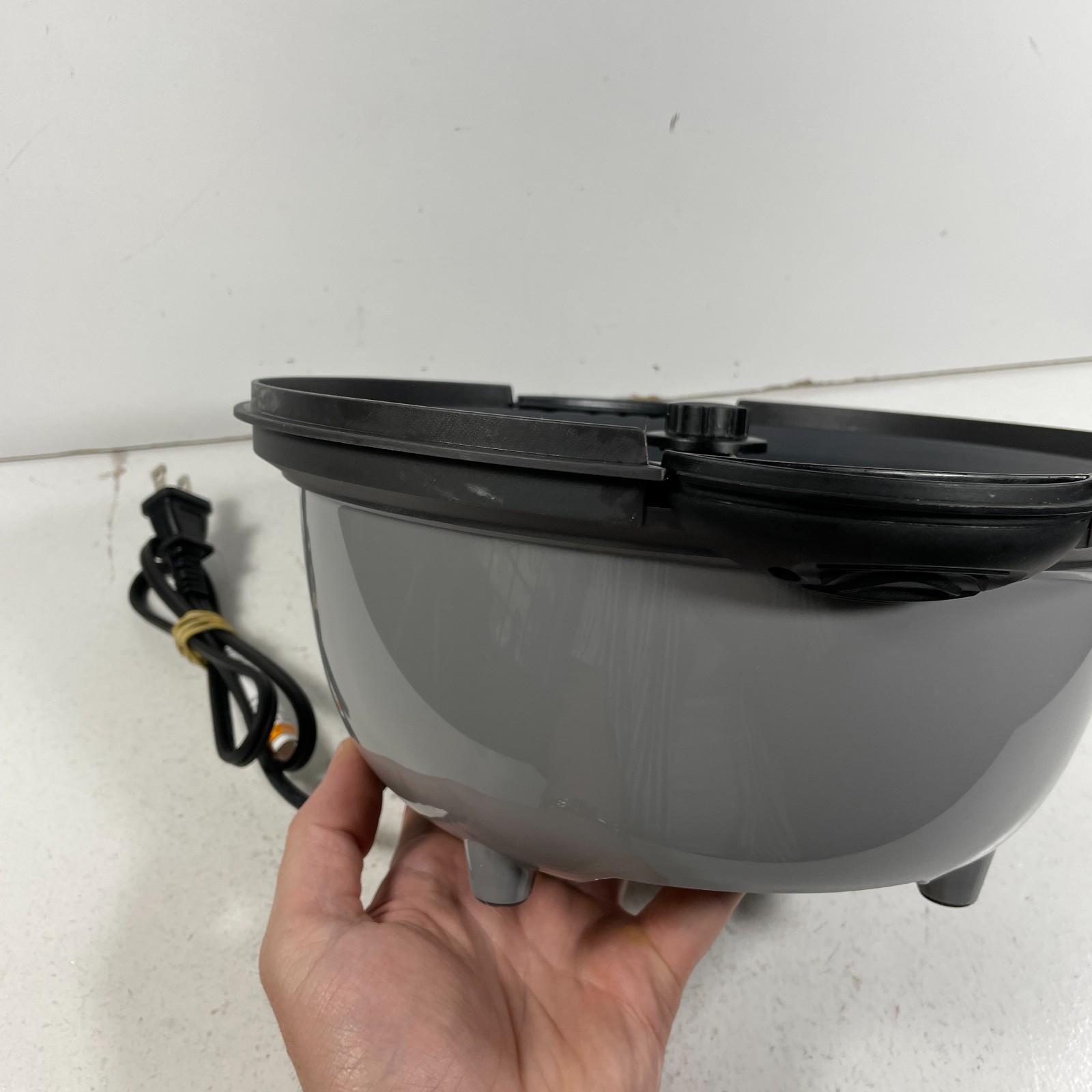 Pampered Chef Electric Pop & Stir Popcorn Maker .Candieds Nuts As Well 100896