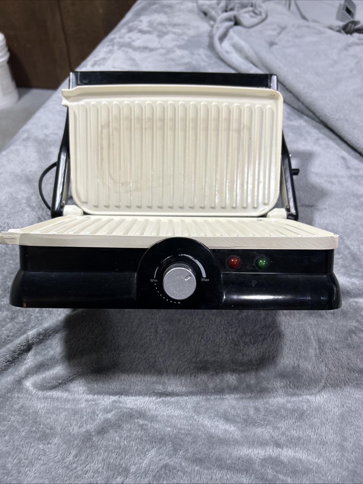 Oster Panini Maker Indoor Grill CKSTPM20W Easy To Clean Duraceramic Tested