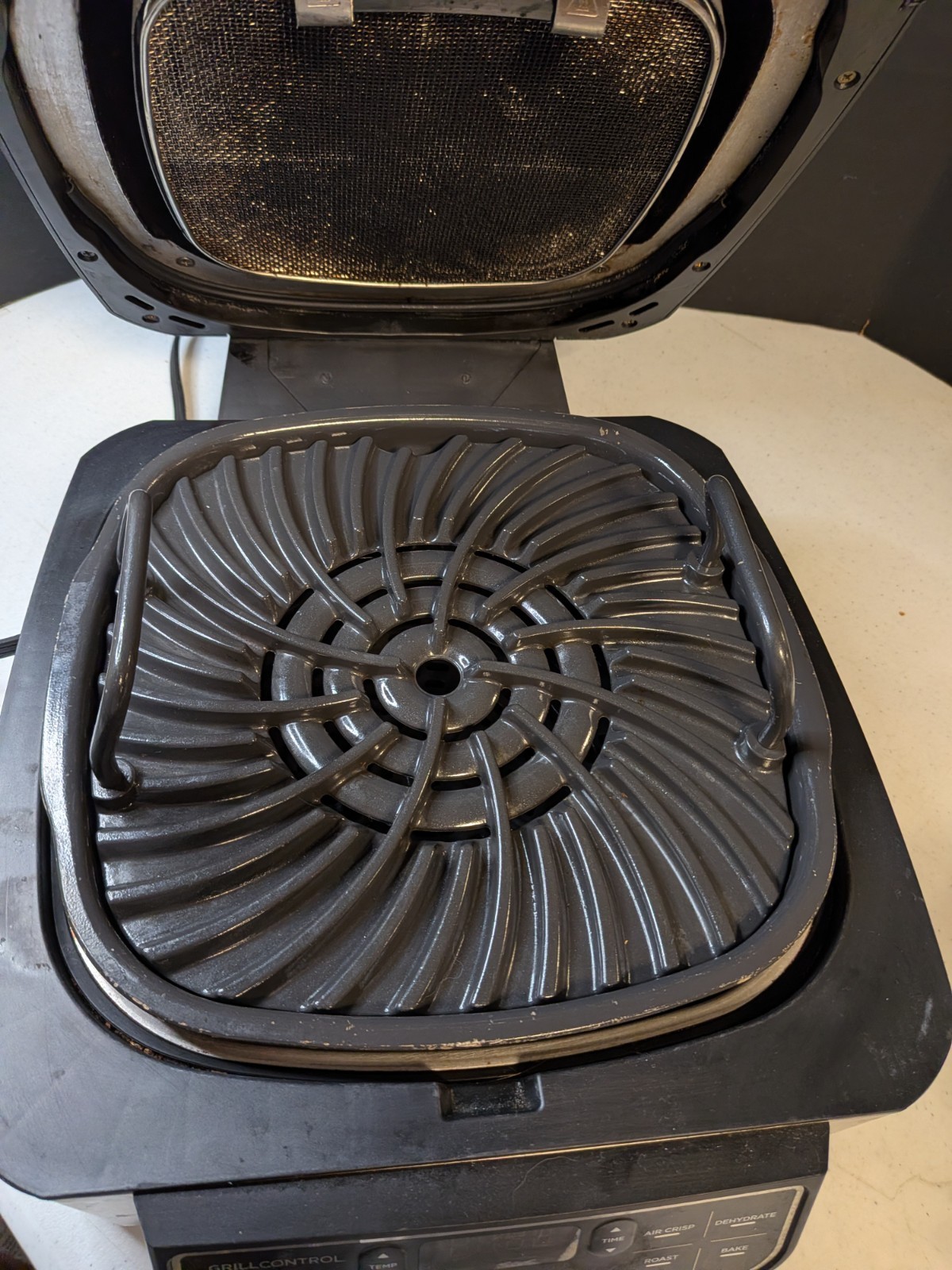 Ninja Foodi 5-in-1 Indoor Grill and Air Fryer – Black/Silver AG302