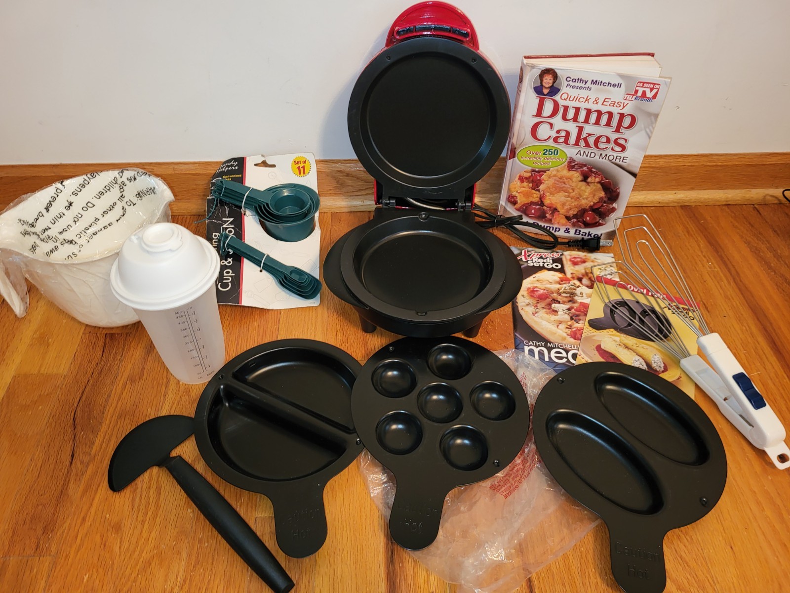 Xpress Redi Set Go Cooker W/ Bonus EXTRAS Recipes Shaker Measuring Spoons + More