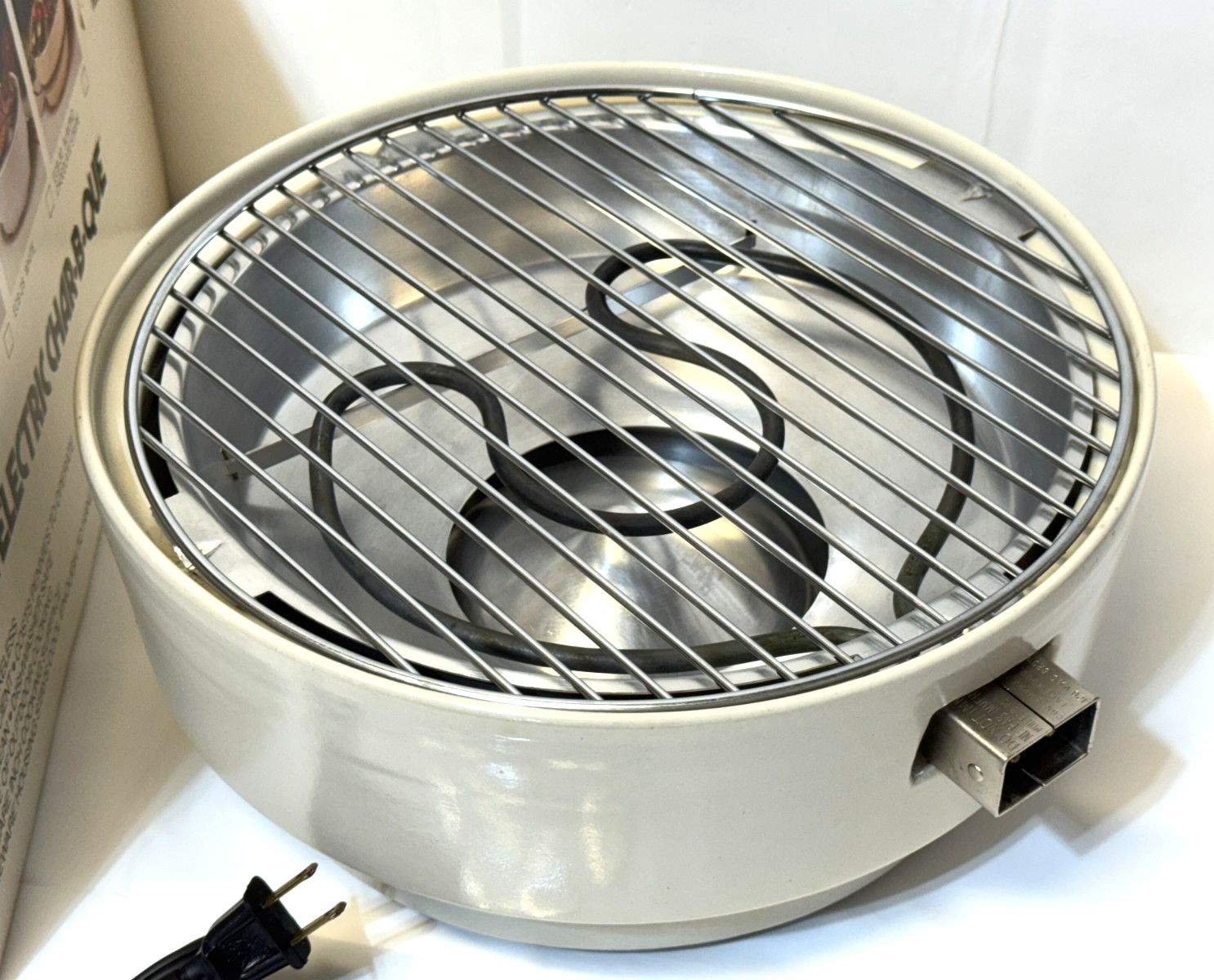 NEW Vintage CONTEMPRA Electric Indoor Smokeless Counter-Top Grill ECB-25, Almond