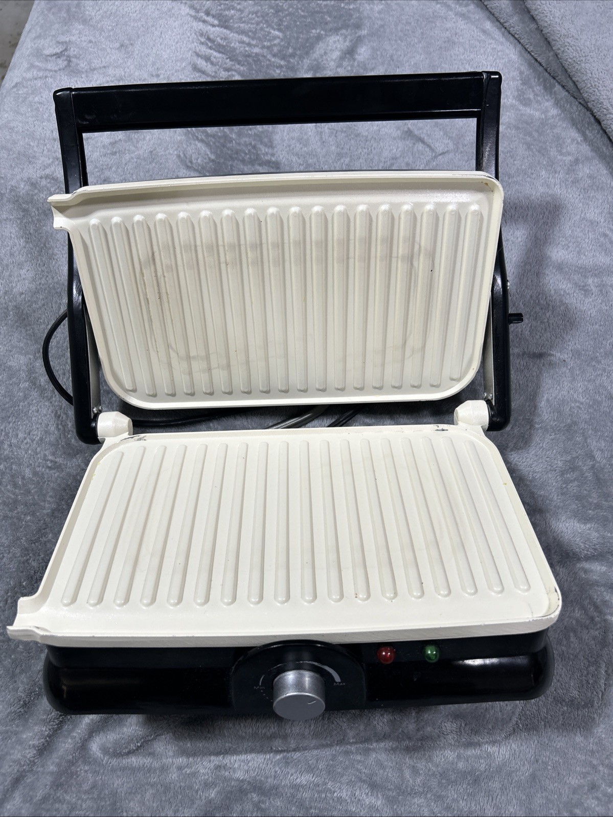 Oster Panini Maker Indoor Grill CKSTPM20W Easy To Clean Duraceramic Tested