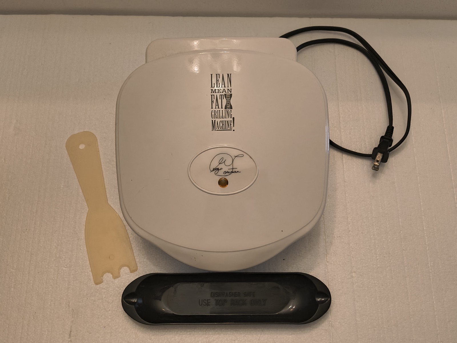 George Foreman Lean Mean Fat Grilling Machine GR-10A / 760W -Indoor Grill
