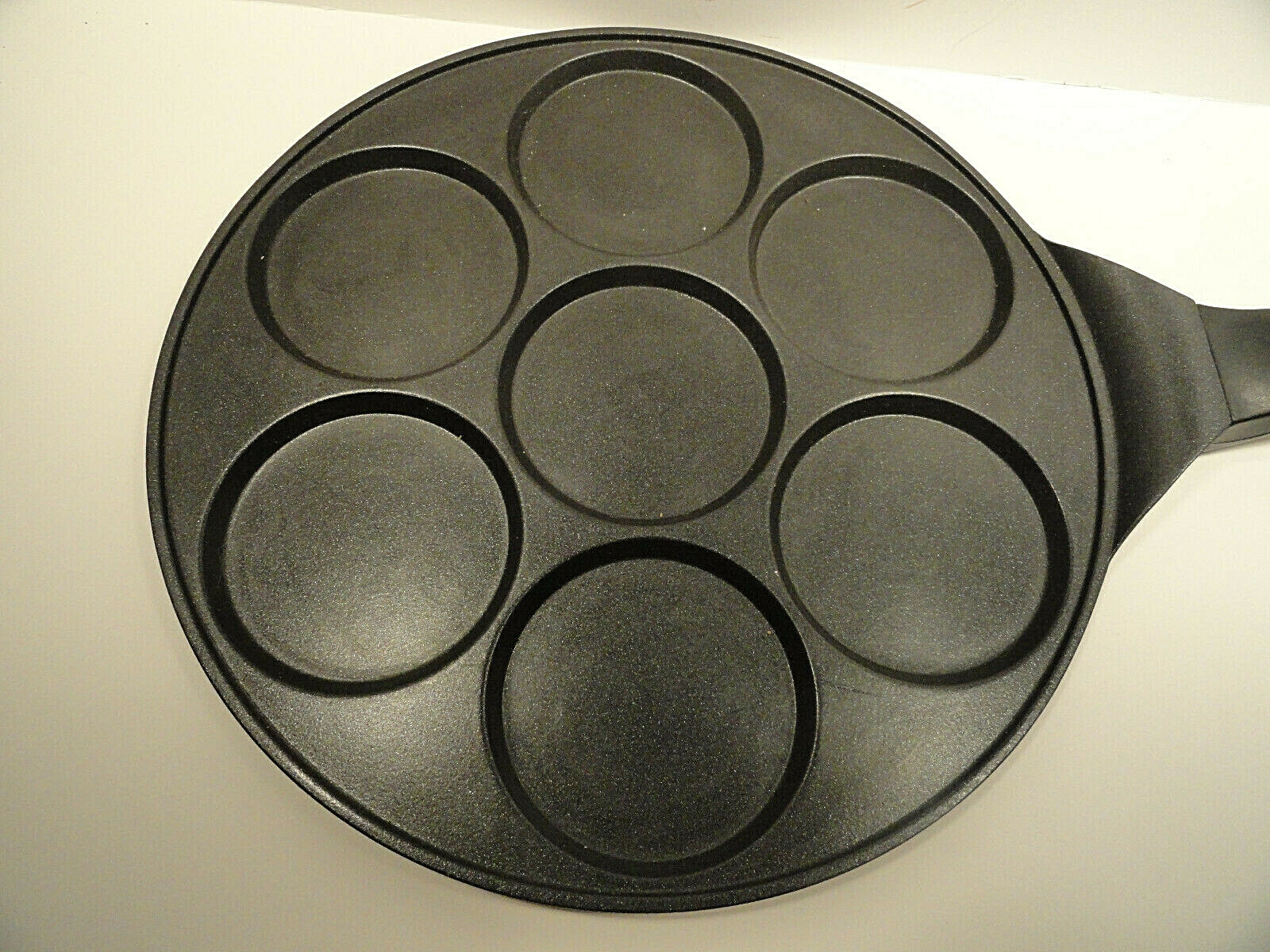 Gourmia Blini Pan Nonstick Silver Dollar 7 Mold Pancake Pan
