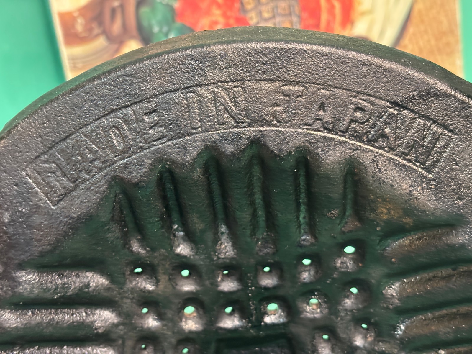 Vintage Japanese Cast Iron Jingisukan Pot / Genghis Khan Grill (w/ Original Box)