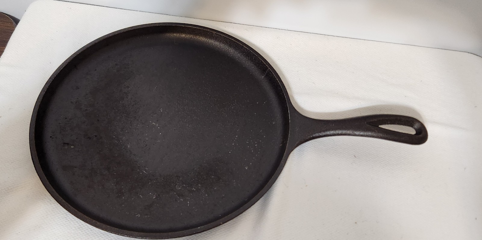 Lodge 90G 10 1/2” inch Old Style Cast Iron Griddle Made In USA – Great
