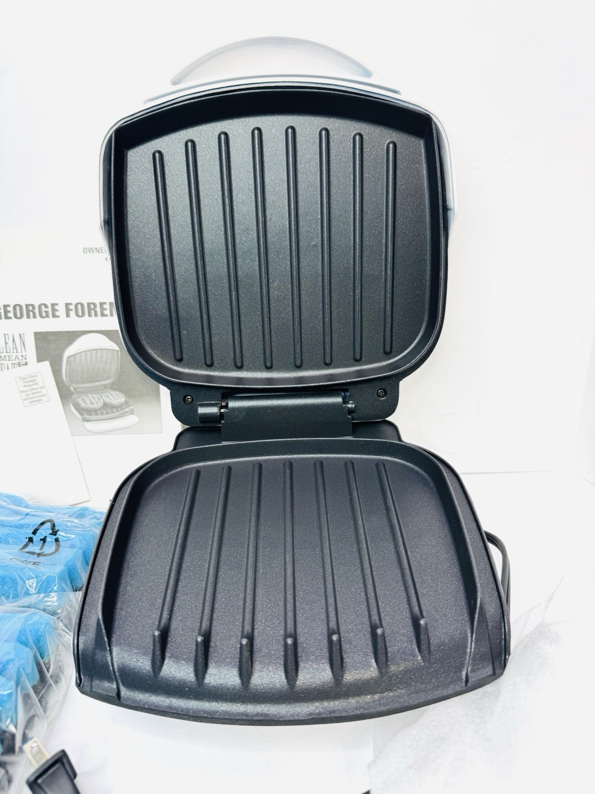 George Foreman Electric Grill White Lean Mean Meat GR10AWHT, New, Open Box