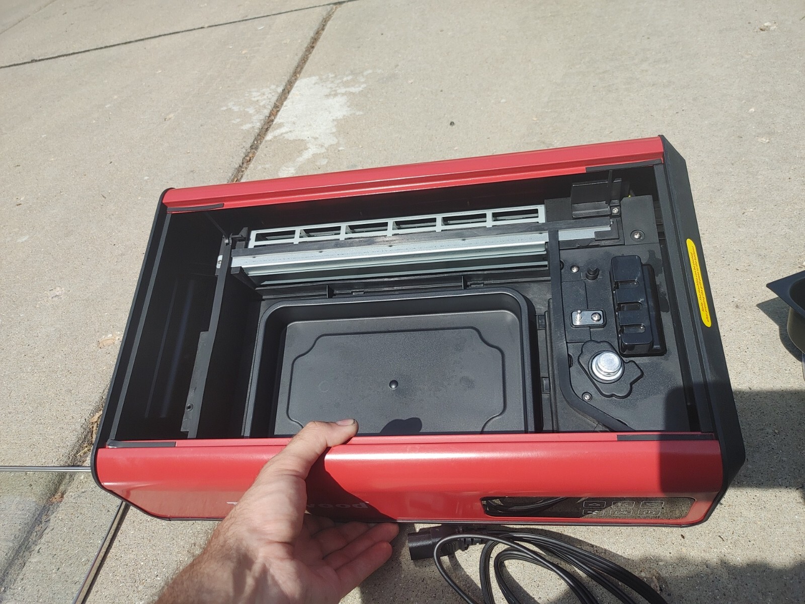 Techwood TWRG-800 Smokeless Electric Grill w/ Tempered Glass Lid Red New Read