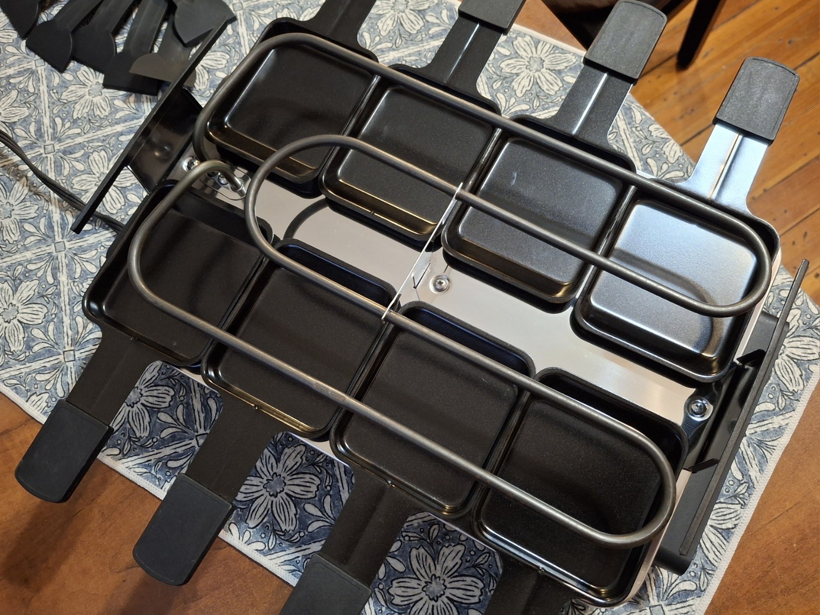 SWISSMAR 8-PersonRaclette Party Grill KF-77041 (Was A Display/Never Used/NoBox)