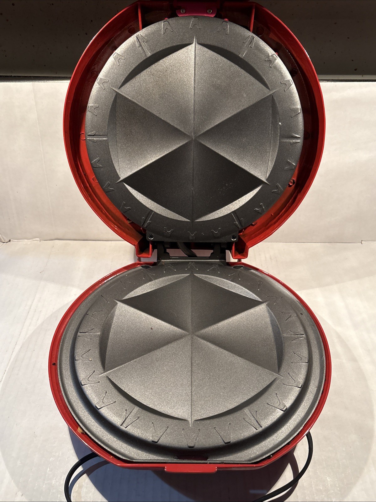 Elite Cuisine 11″ Fiesta Quesadilla Maker Red Model EQD-118 Tested Works