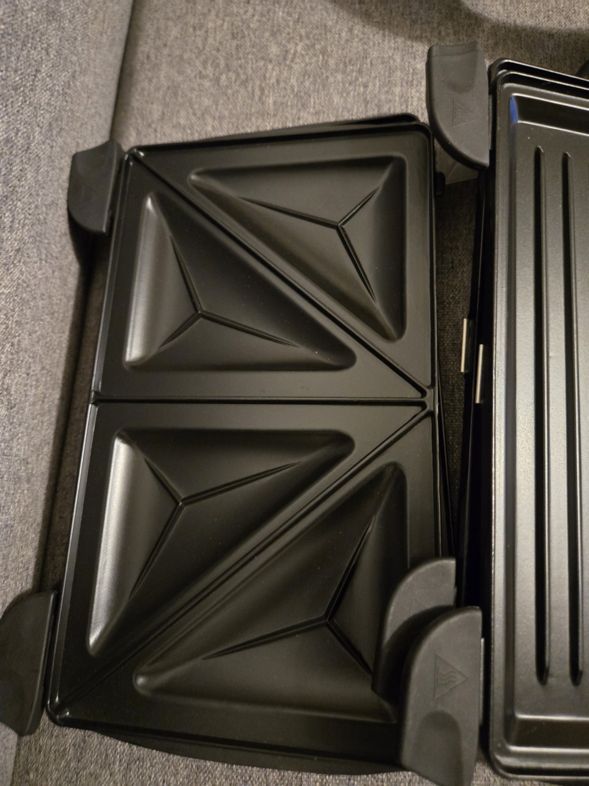 Cooks 3-in-1 Sandwich Maker, Waffle Iron & Grill – Brand New / No Box