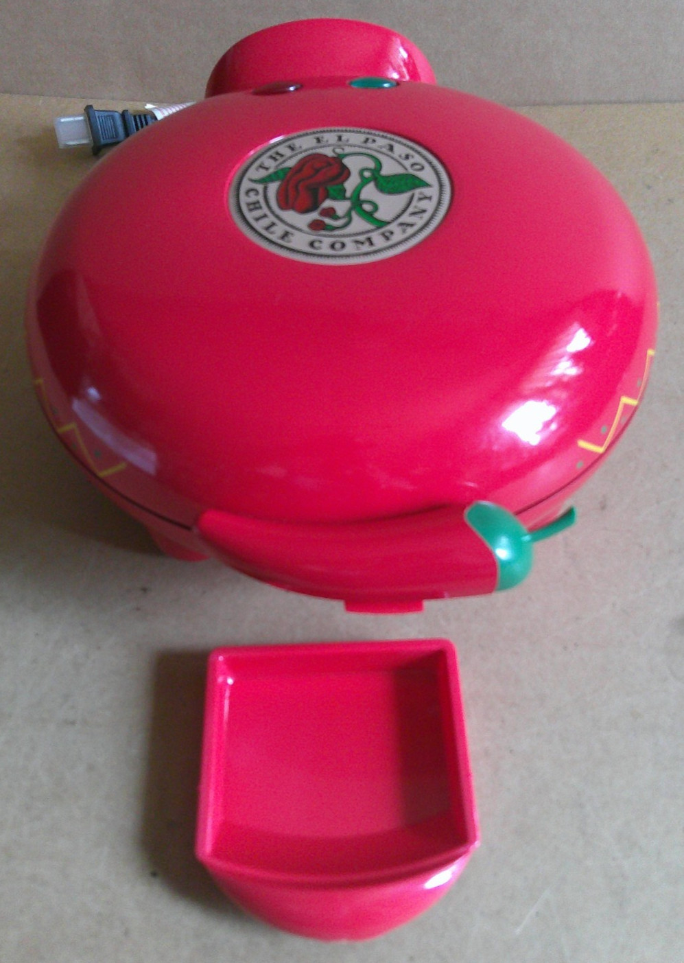El Paso Chile Company RED Quesadilla Maker With Manual