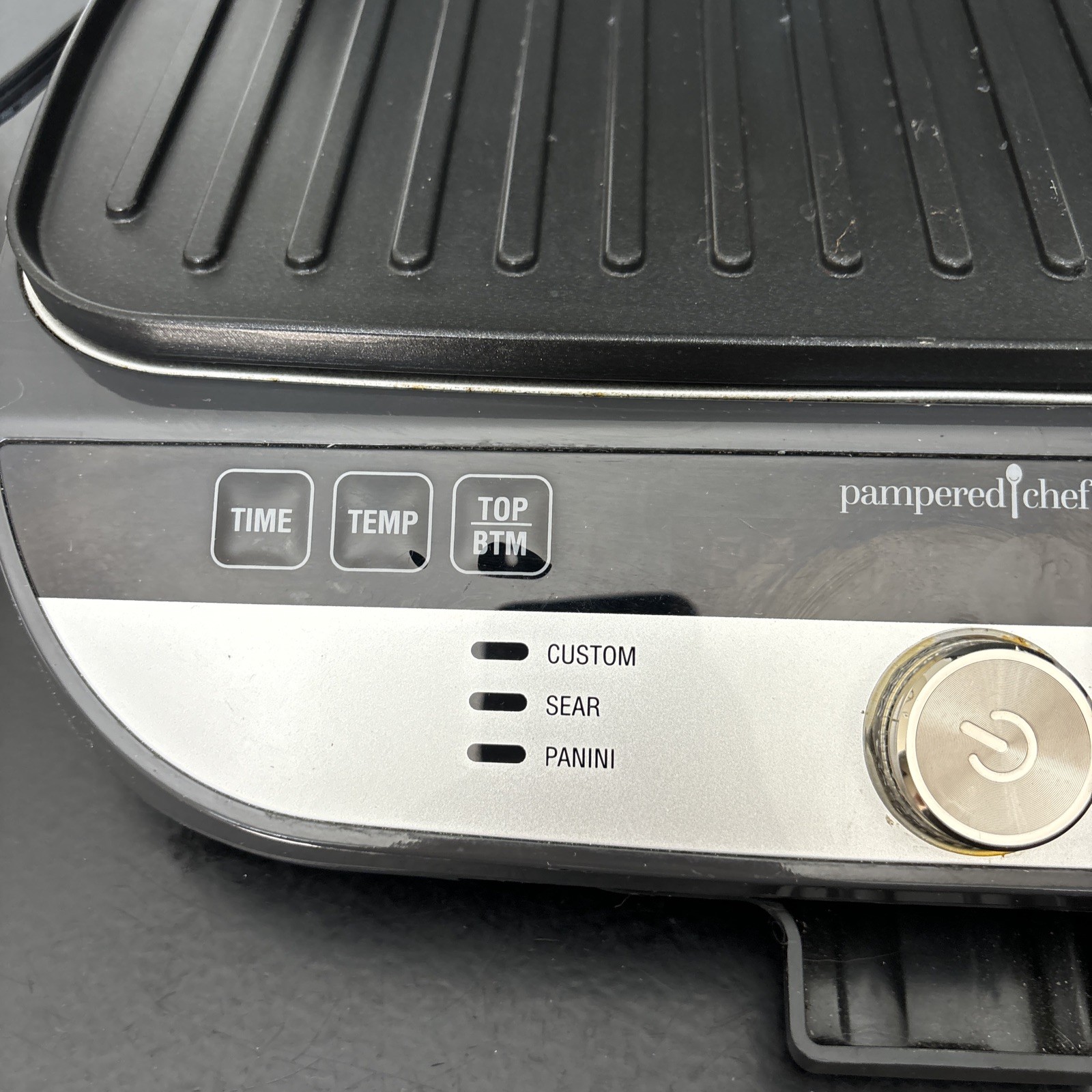 Pampered Chef Deluxe Electric Grill and Griddle Model 100348 No Temp Probe