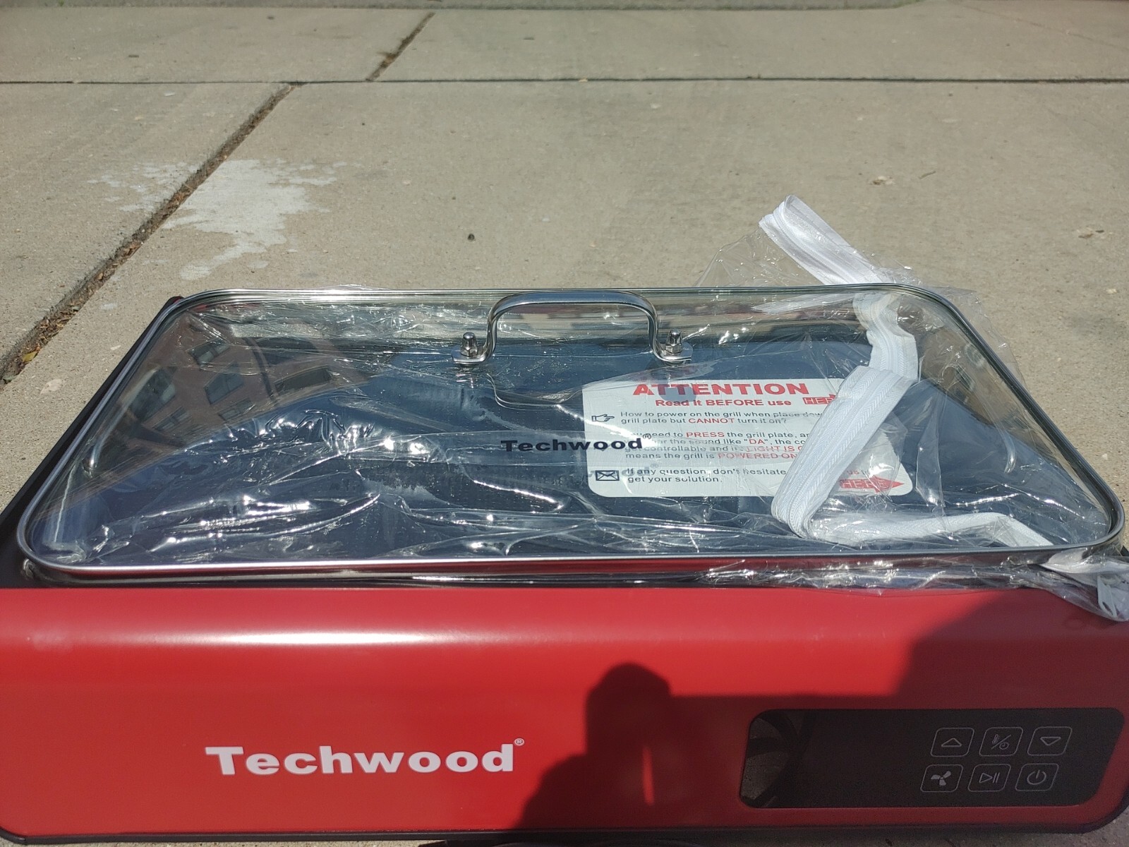 Techwood TWRG-800 Smokeless Electric Grill w/ Tempered Glass Lid Red New Read