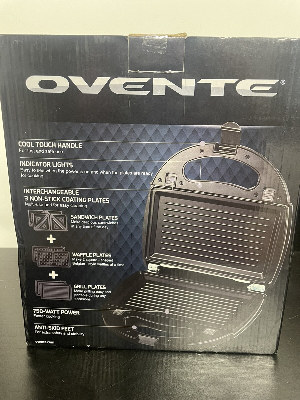 Ovente Sandwich Maker 750 Watts 3 Interchangeable Nonstick Plates Black GPI302B
