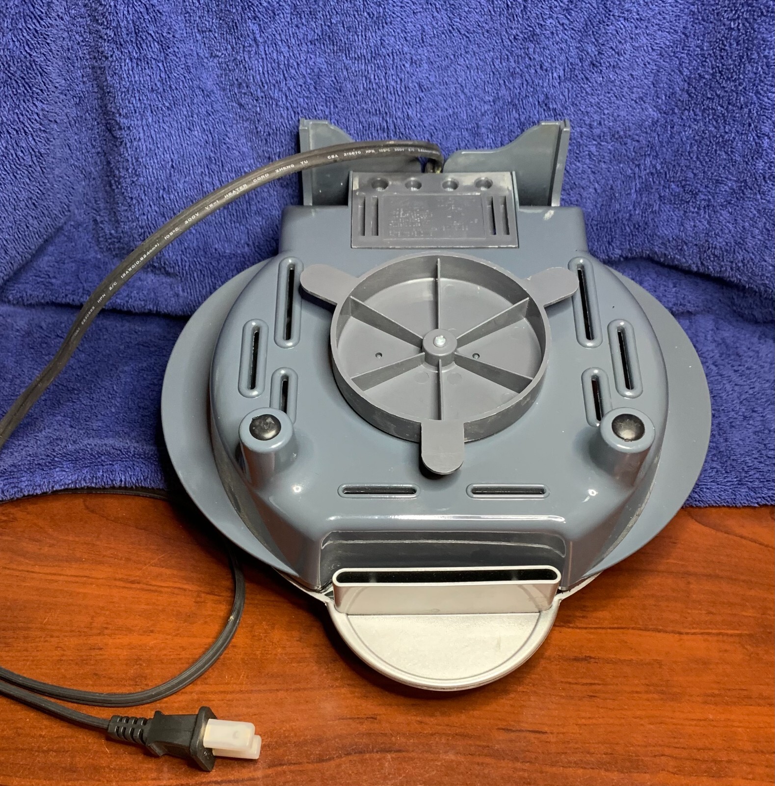 GT Xpress 101 Non-Stick Indoor Grill Omelet & Dessert Maker Open Box