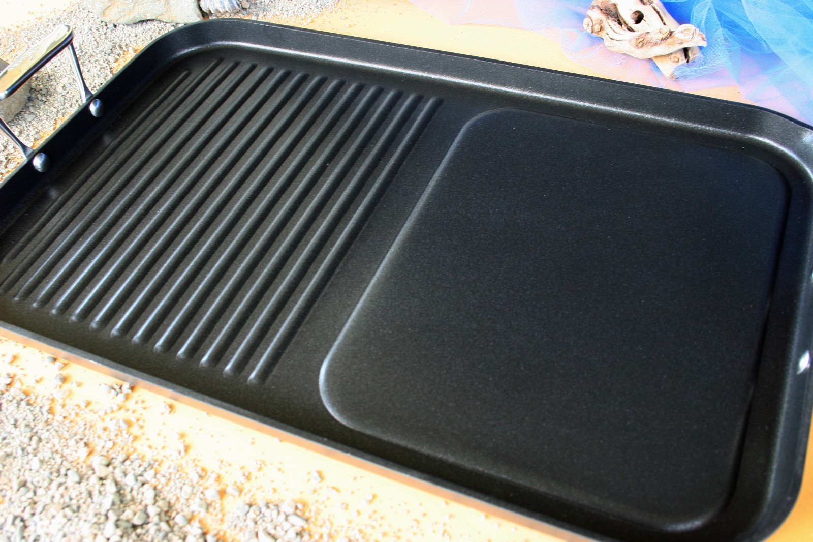 WILLIAMS-SONOMA NONSTICK GRAND GRIDDLE –NIB- COOK UP SOME TASTY IDEAS!