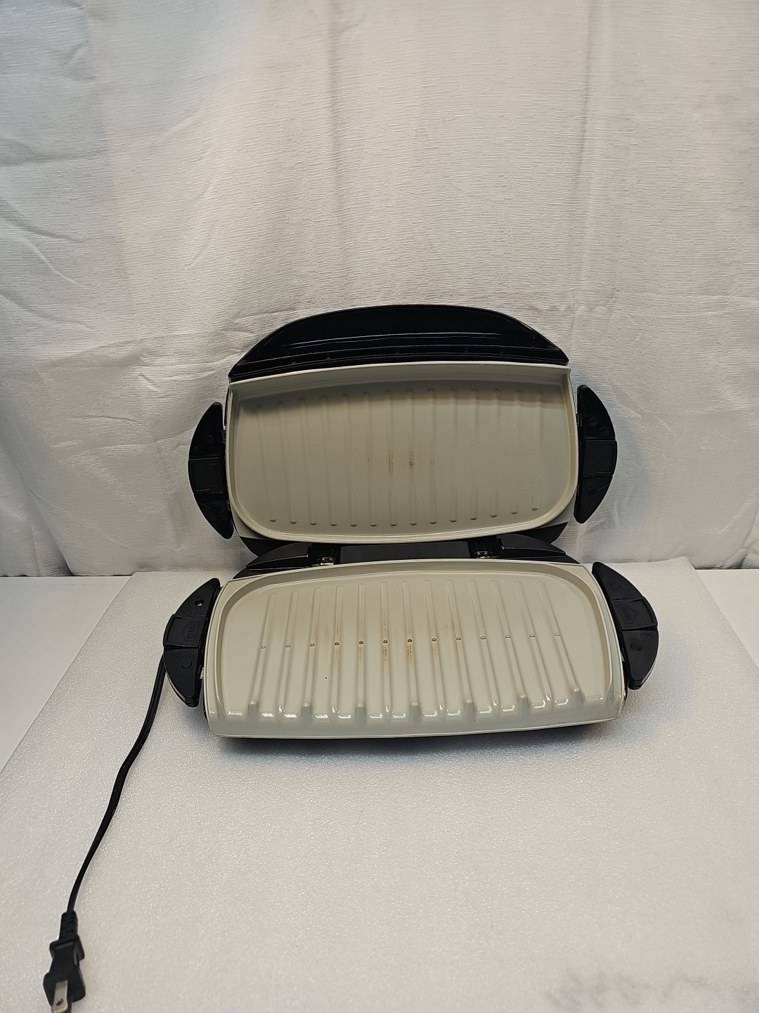 George Foreman Serving Removable Plate Grill Panini Press Platinum GRP472P-1000W